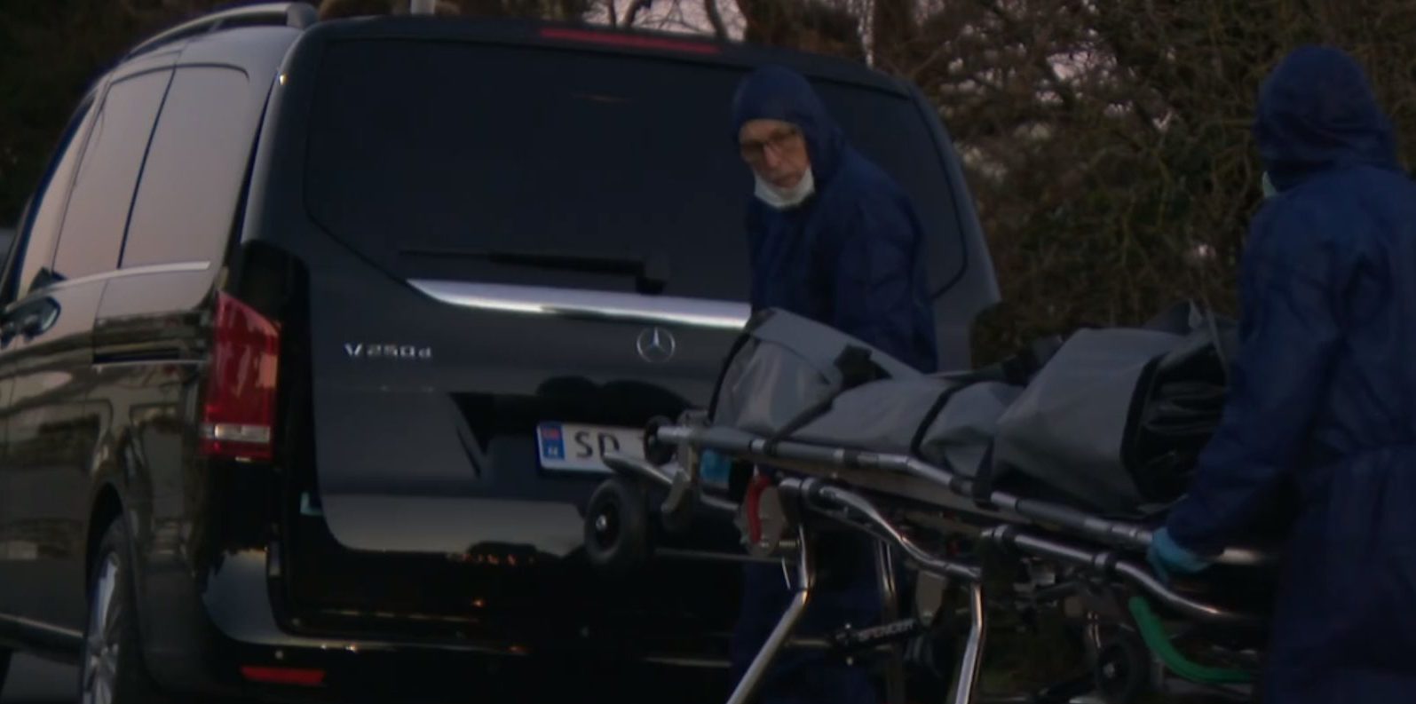 Drapsmistenkt ble heiet fram på nettforum, skrev «lykke til!» og «gjør det, feiging!"&nbsp;<span>(+)</span>