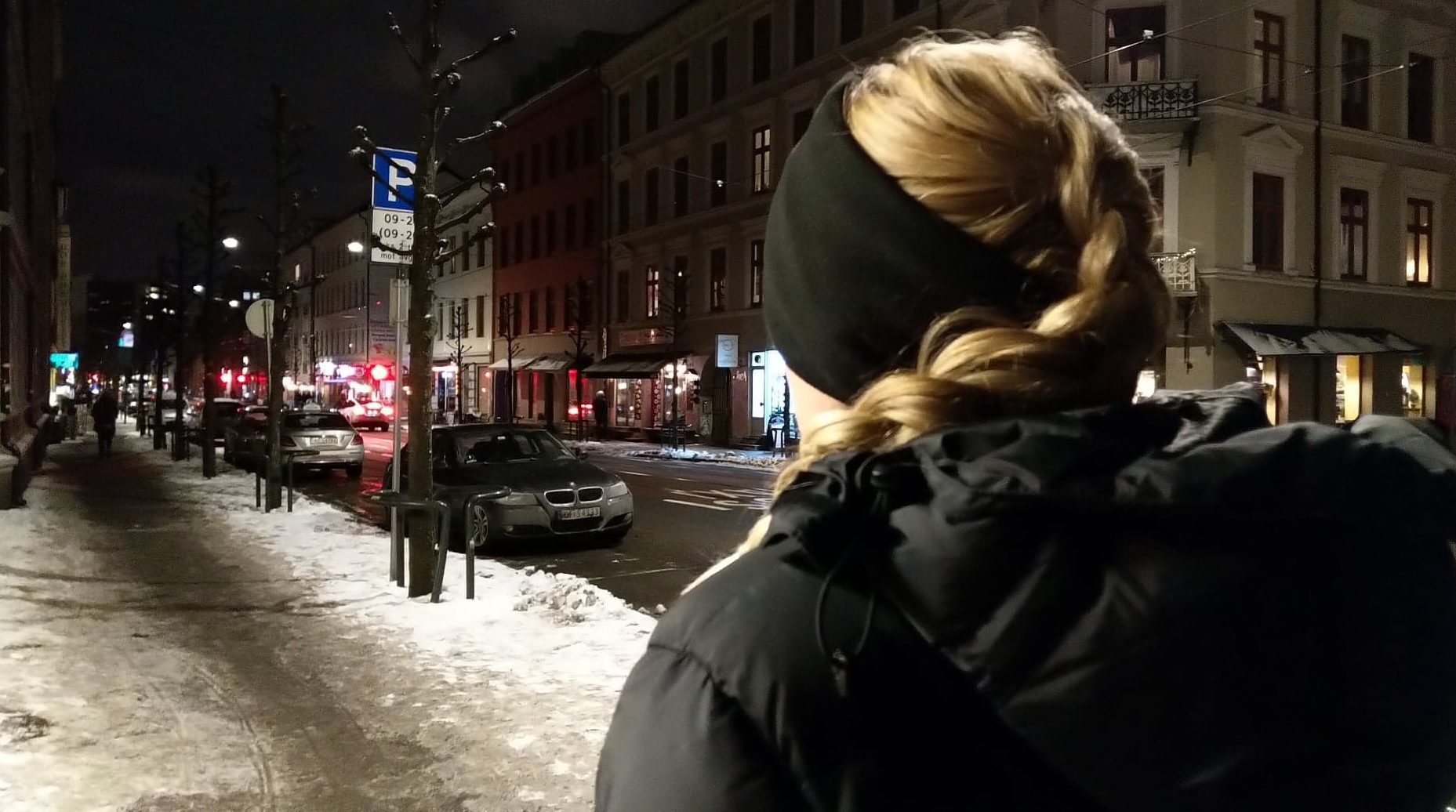 Tina går innom gatekjøkkenet på vei hjem. Der blir hun voldtatt av hele personalet&nbsp;<span>(+)</span>