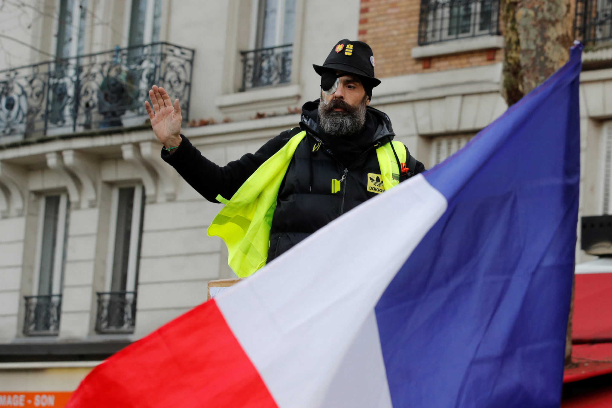 De gule vestene demonstrerer i Frankrike for 12. gang - spent i Paris&nbsp;<span>(+)</span>