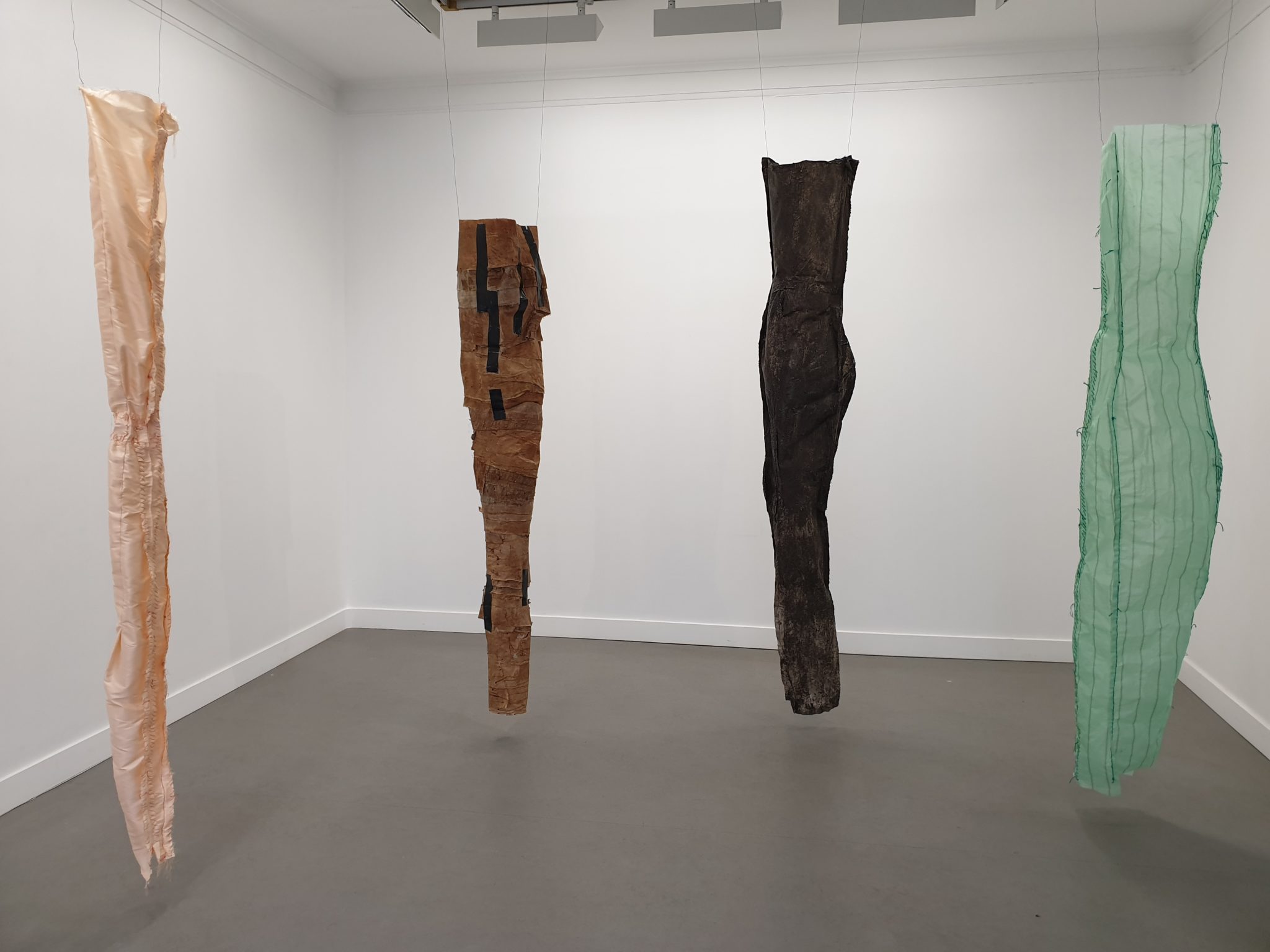 Tekstilkunst og kunstkritikk på samme nivå&nbsp;<span>(+)</span>