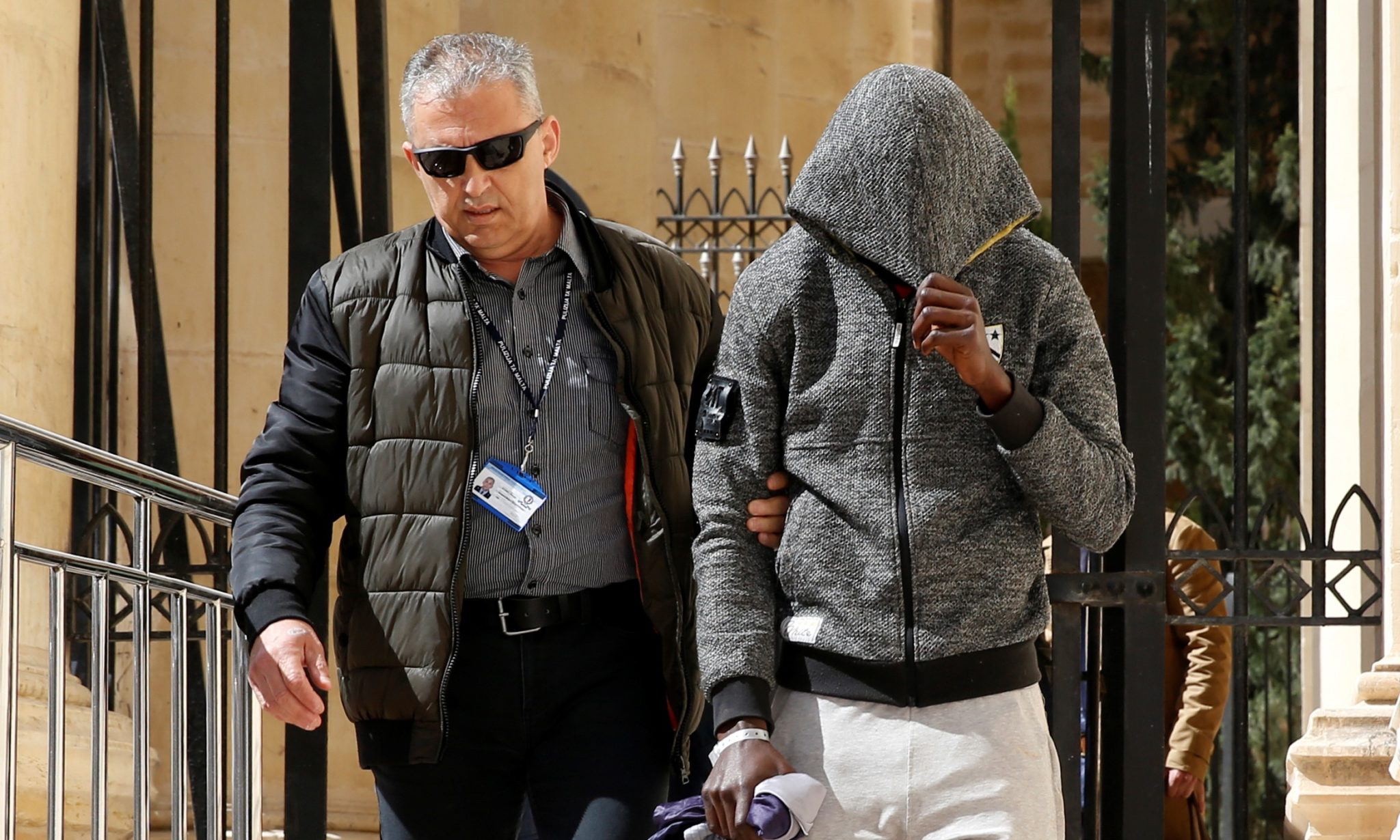 Tre afrikanske migranter siktet for tankskip-kapring&nbsp;<span>(+)</span>