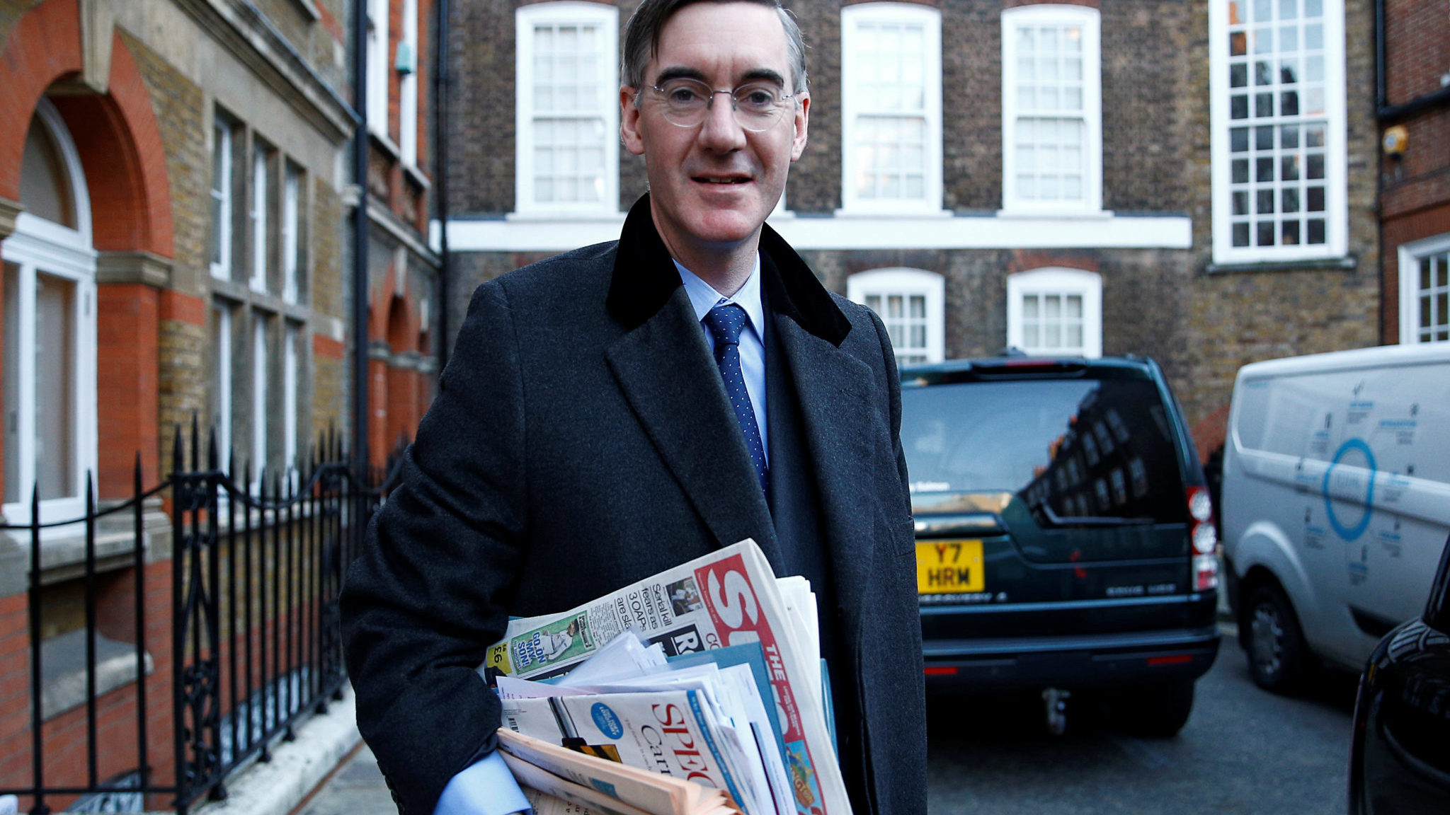 Suspenderes eller sparkes for å støtte Tommy Robinson&nbsp;<span>(+)</span>