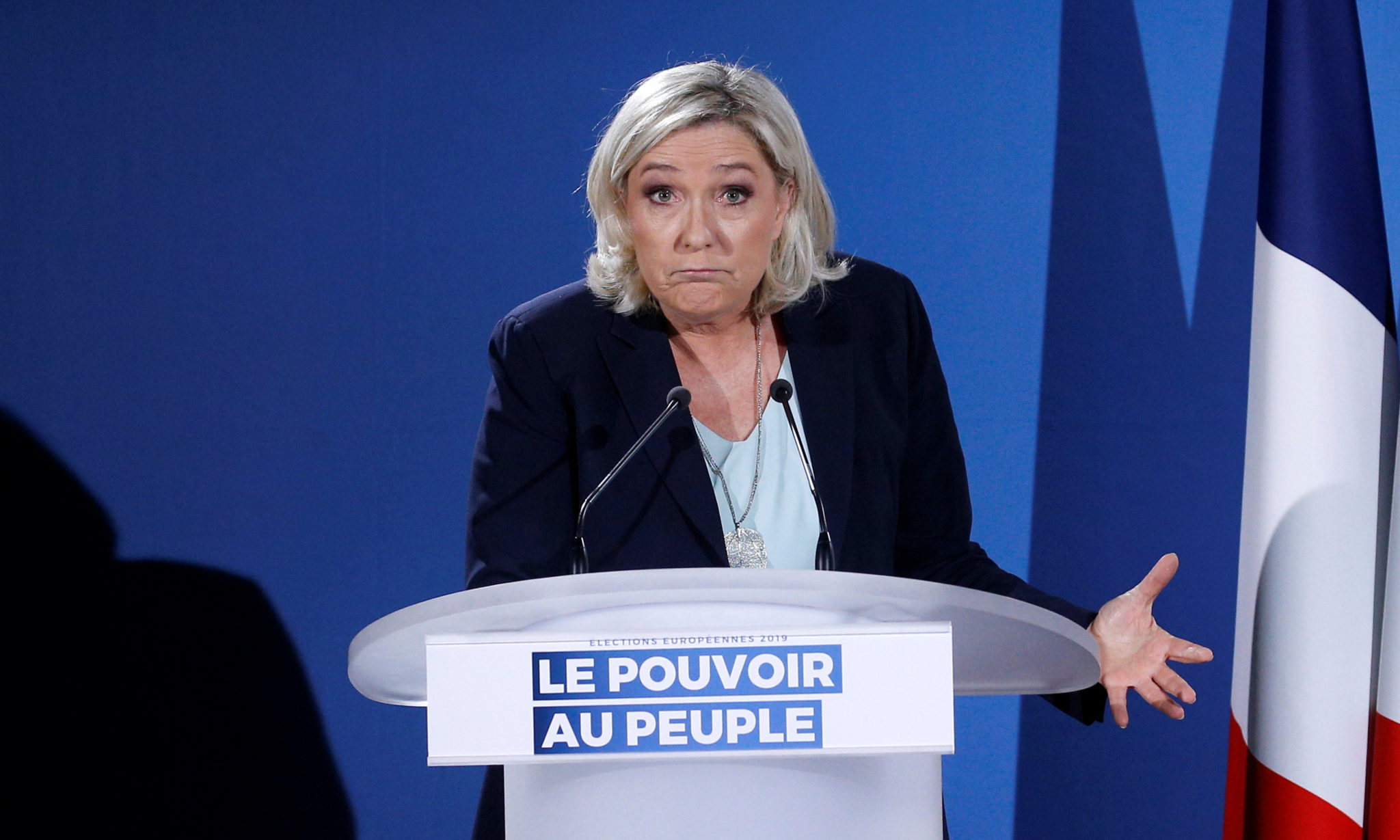 Marine Le Pen begjæres tiltalt for å ha twitret bilder av IS-ofre&nbsp;<span>(+)</span>