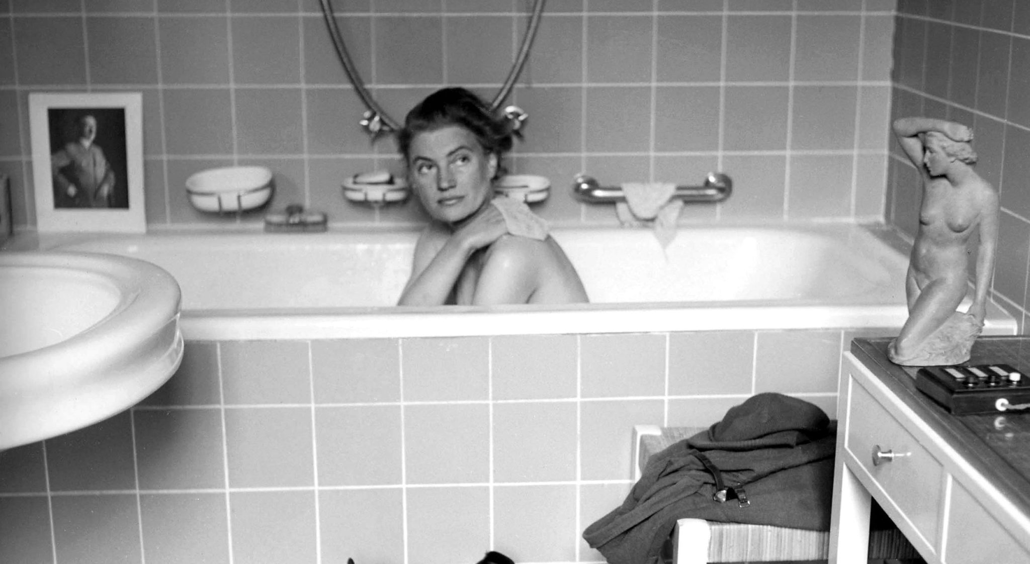 Lee Miller, München, 29. april 1945&nbsp;<span>(+)</span>