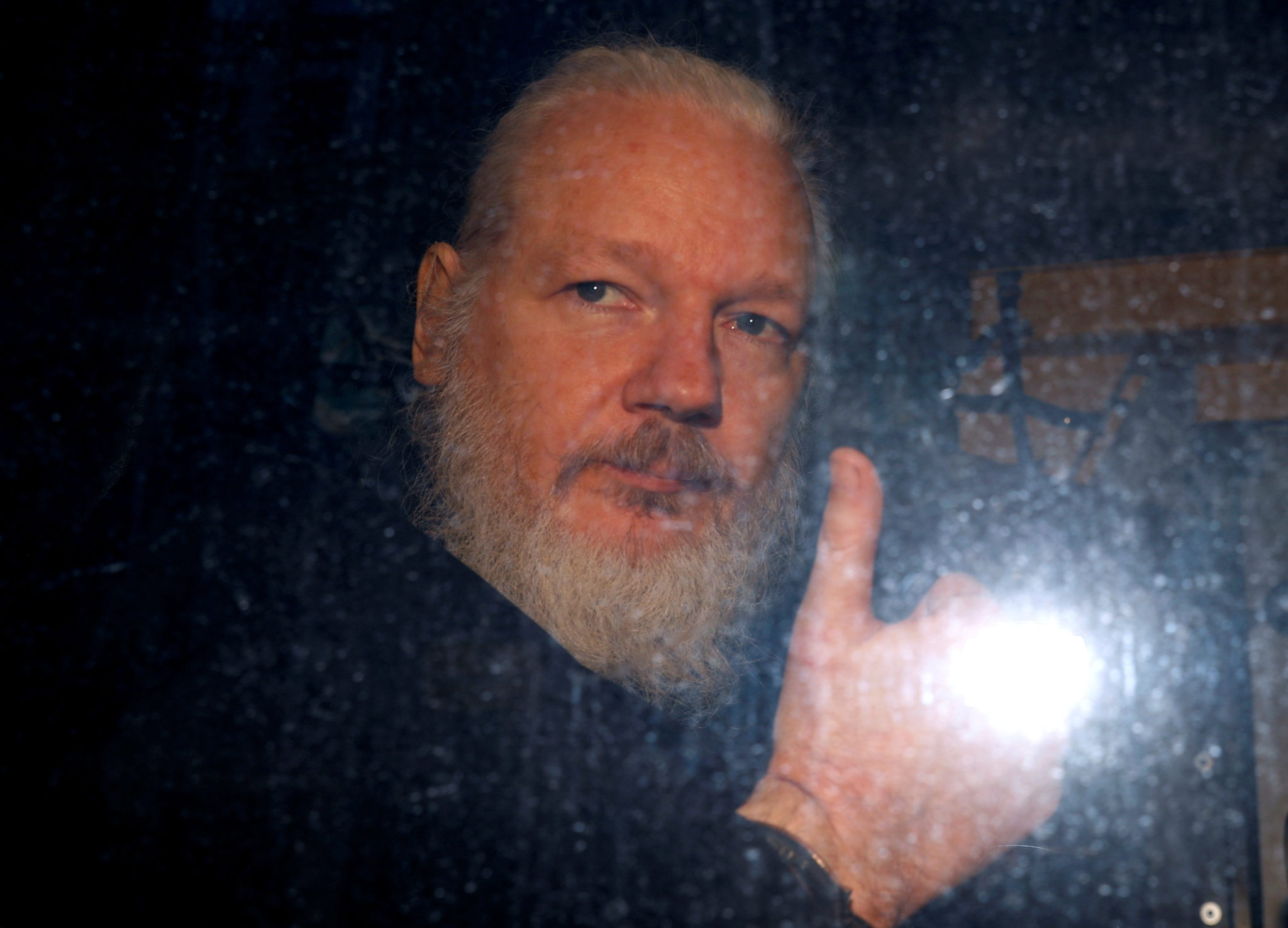 Assange dømt til nesten ett års fengsel&nbsp;<span>(+)</span>