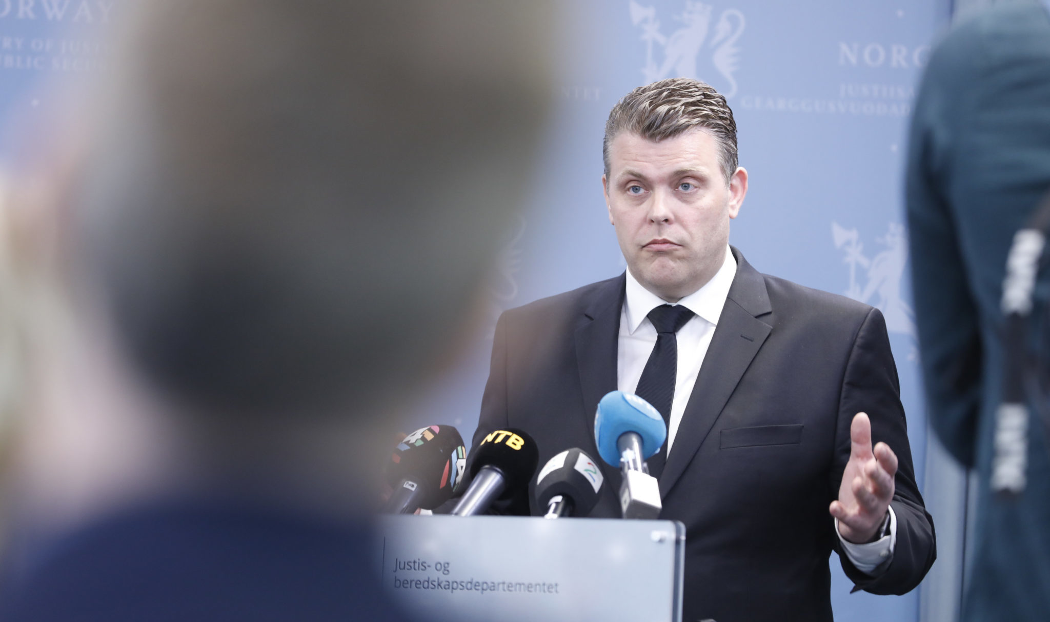 Regjeringen vil trekke tilbake oppholds&shy;tillatelsen til IS-krigere uten norsk statsborgerskap&nbsp;<span>(+)</span>