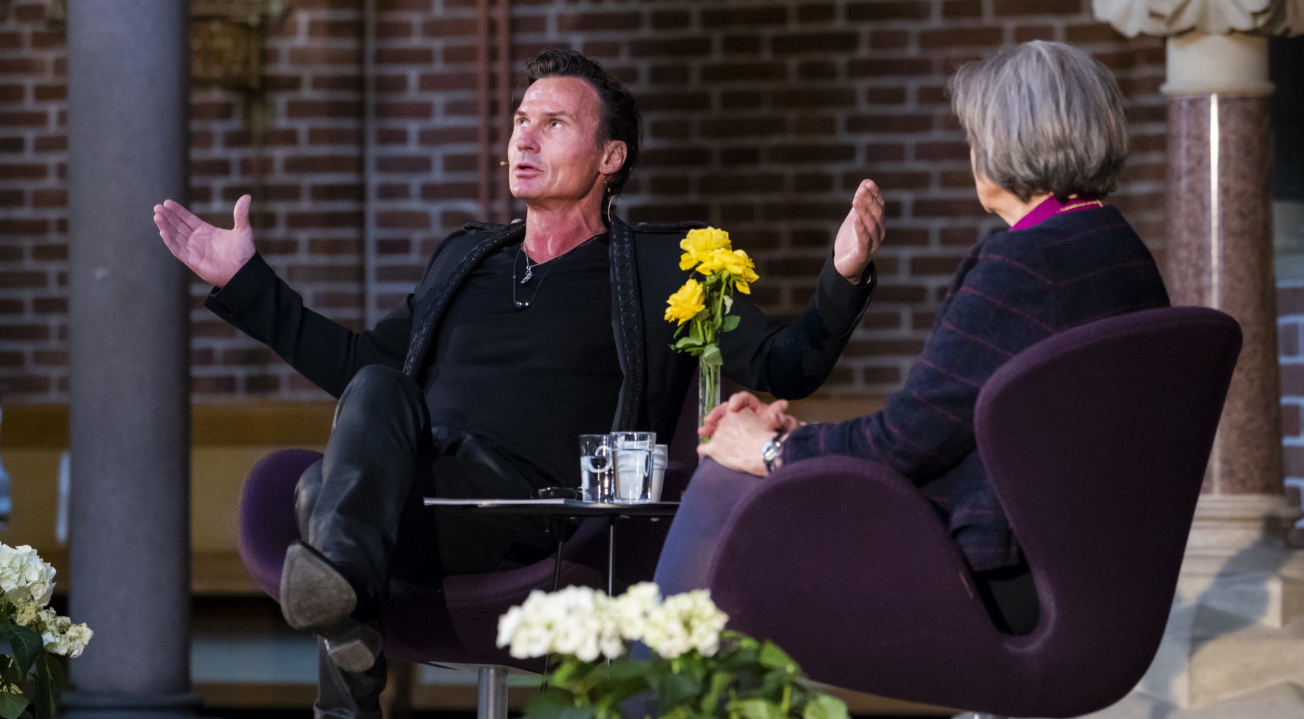 Stordalen snakket verdier med biskop Byfuglien. Privatflyet hans slapp ut 93 tonn CO2 bare i april&nbsp;<span>(+)</span>