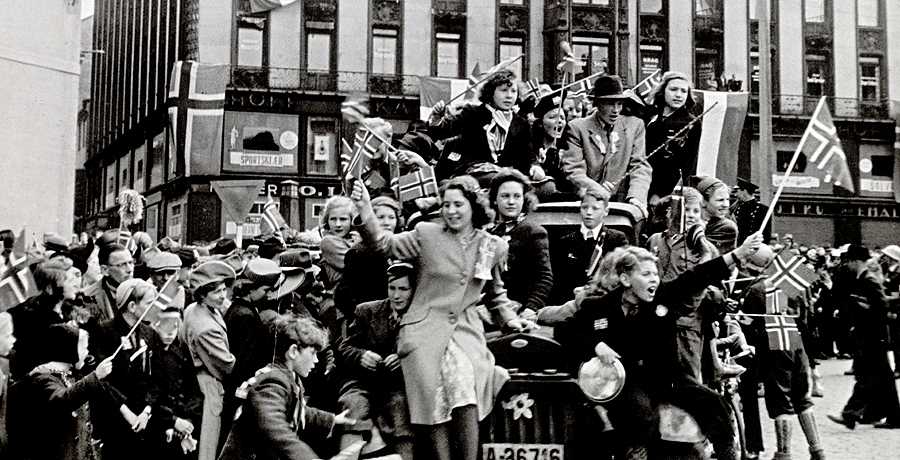 Stortingsplass, Oslo, 8. mai 1945&nbsp;<span>(+)</span>
