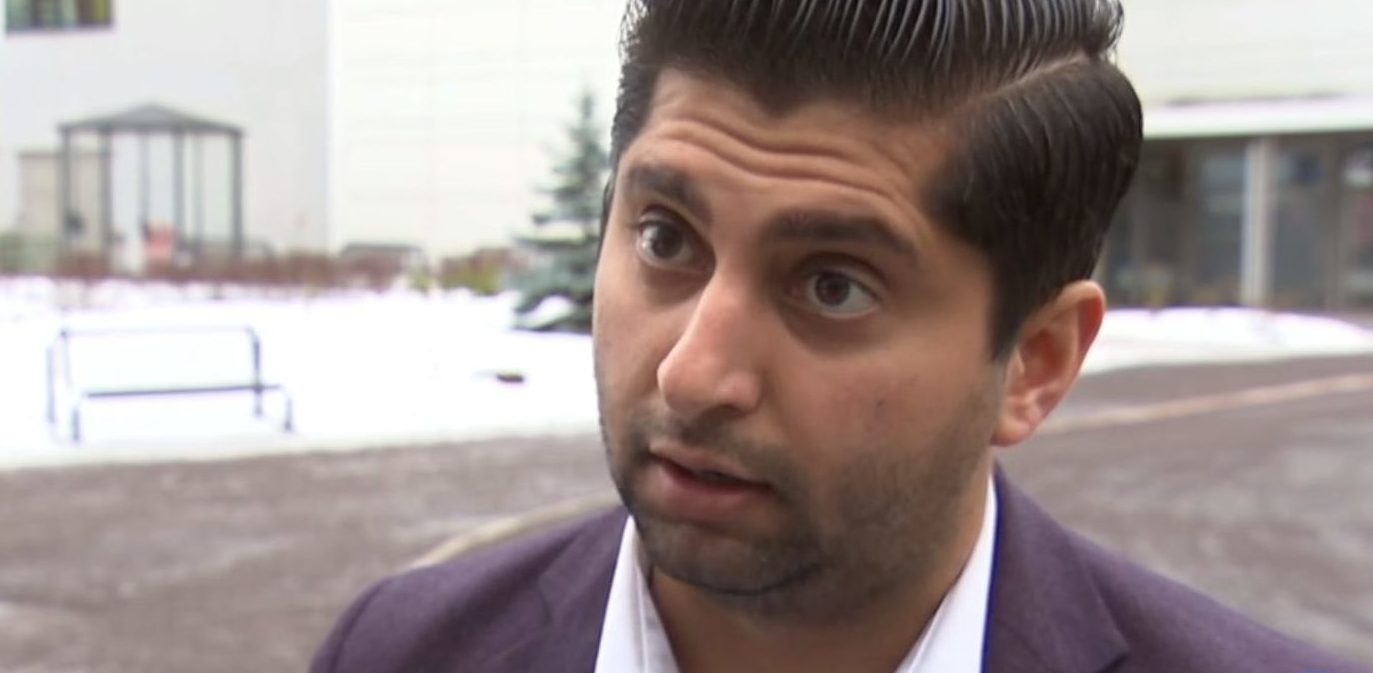 Justisministeren må svare: – Politiadvokater kan ikke bruke hijab i retten, er i strid med nøytraliteten&nbsp;<span>(+)</span>