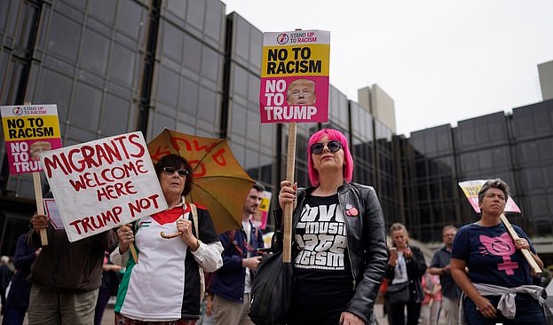 Nok en Trump-protest med pinlig få deltakere&nbsp;<span>(+)</span>