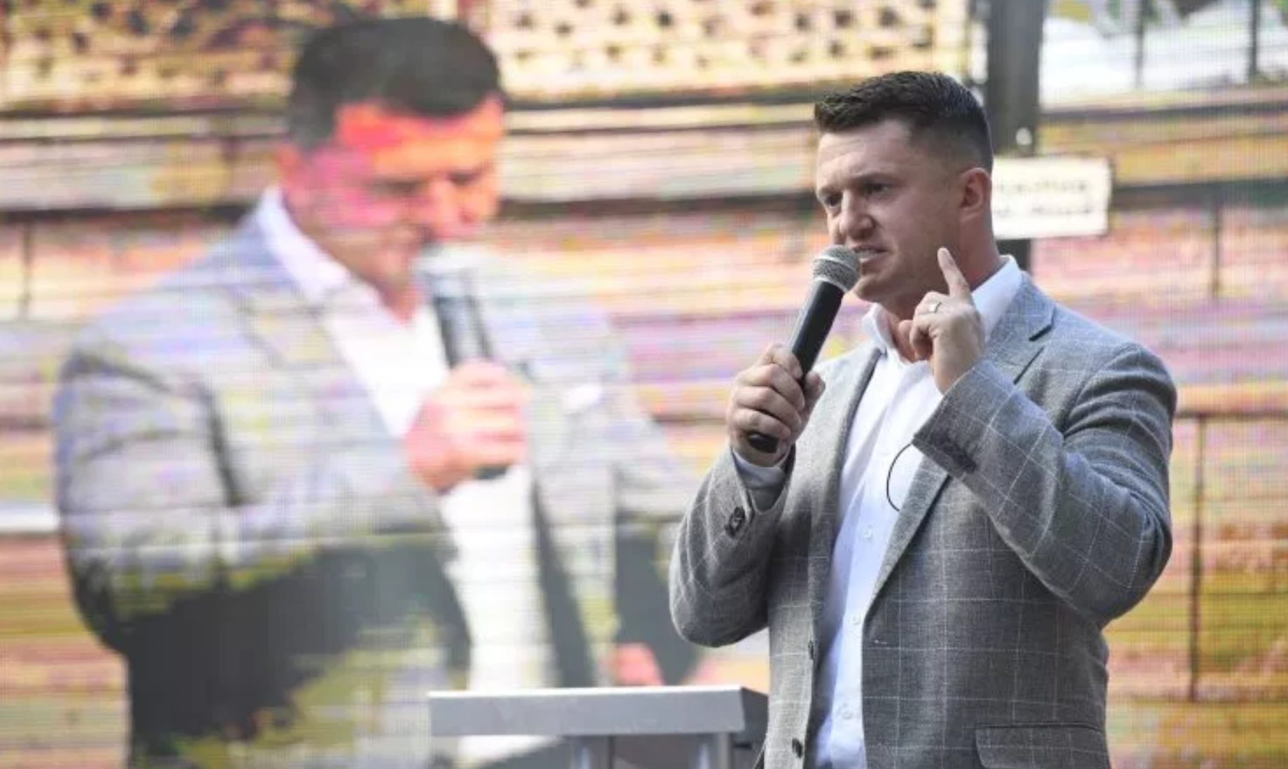 Tommy Robinson i retten - risikerer to års fengsel&nbsp;<span>(+)</span>