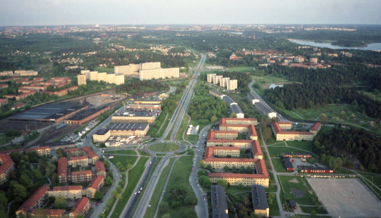 18 år gammel jente skutt og drept i Stockholm-forstad&nbsp;<span>(+)</span>