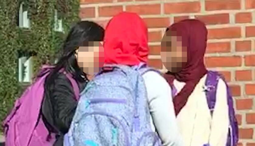 Oslo kommune ønsker velkommen til skole&shy;start med barne&shy;hijab&nbsp;<span>(+)</span>