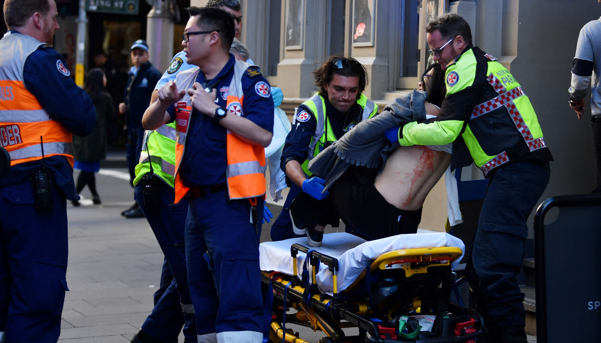 Mann dreper én og skader én i Sydney – skal ha ropt «Allahu akbar!»&nbsp;<span>(+)</span>
