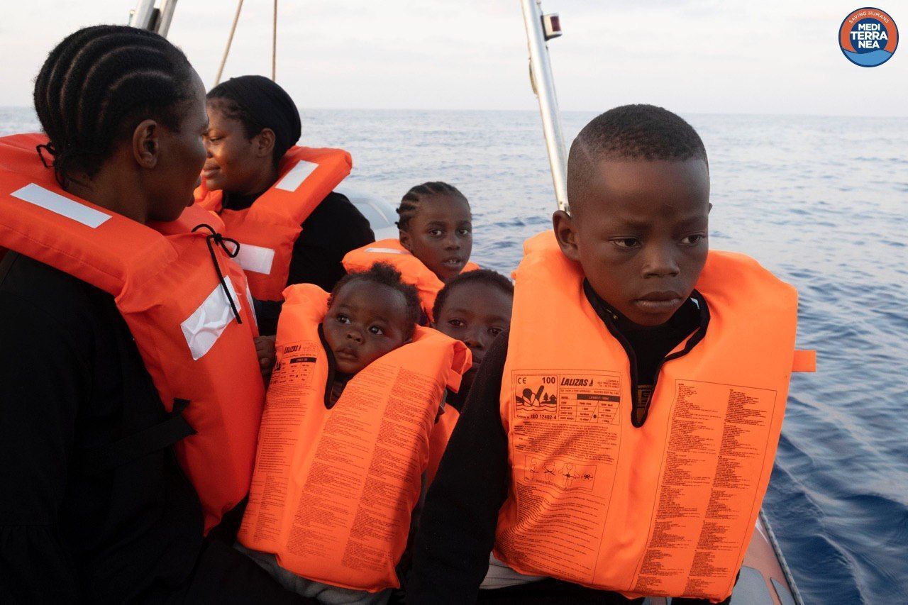 Nytt NGO-skip stanset utenfor Lampedusa; flere migranter kommer frem på egen hånd&nbsp;<span>(+)</span>