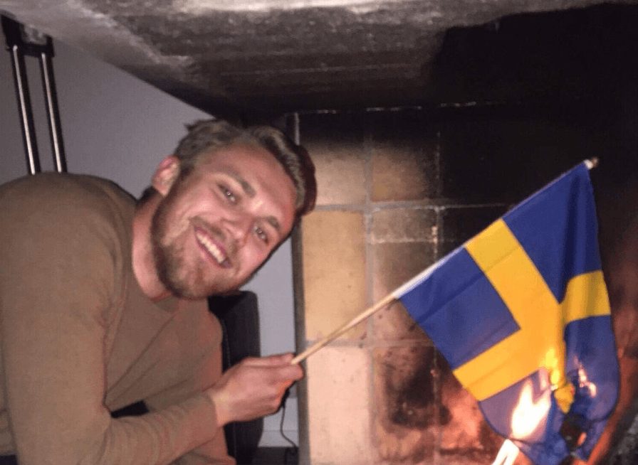 Svensk ungdomspolitiker brenner sitt eget flagg&nbsp;<span>(+)</span>