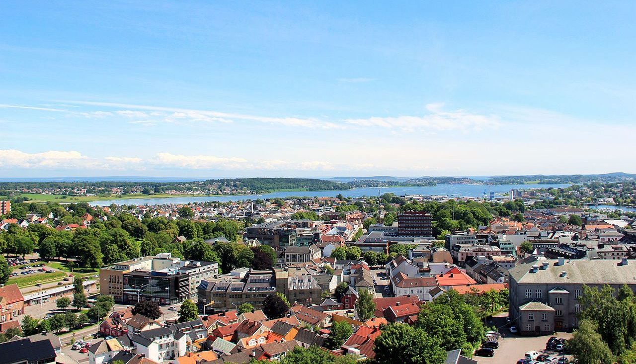 Tre personer med machete tok seg inn i bolig, to skadd&nbsp;<span>(+)</span>