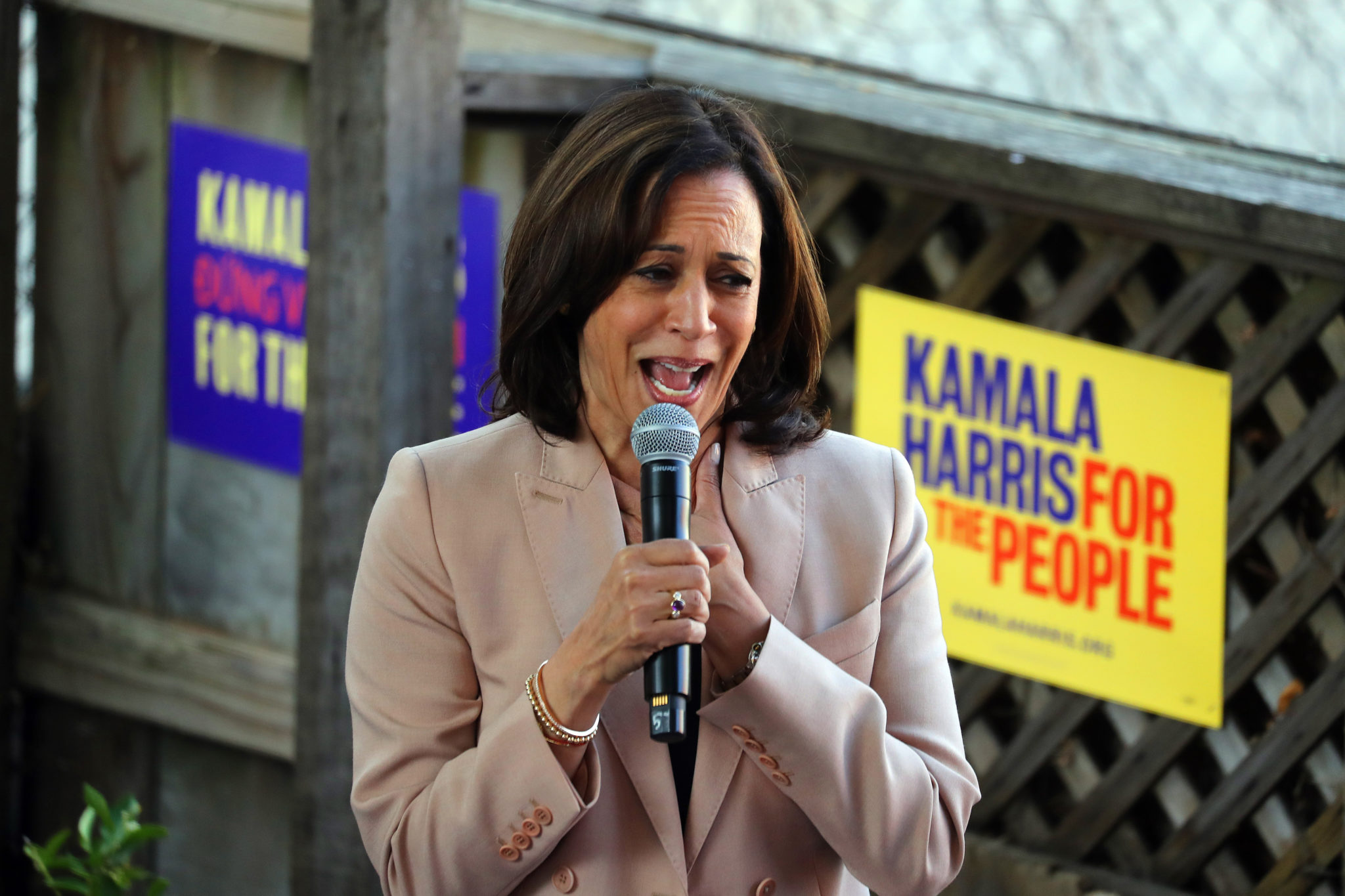 Kamala Harris og Anderson Cooper krever Trump fjernet fra Twitter&nbsp;<span>(+)</span>