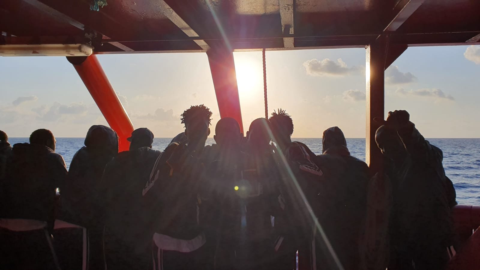 «Ocean Viking»: – Gi oss en trygg havn&nbsp;<span>(+)</span>