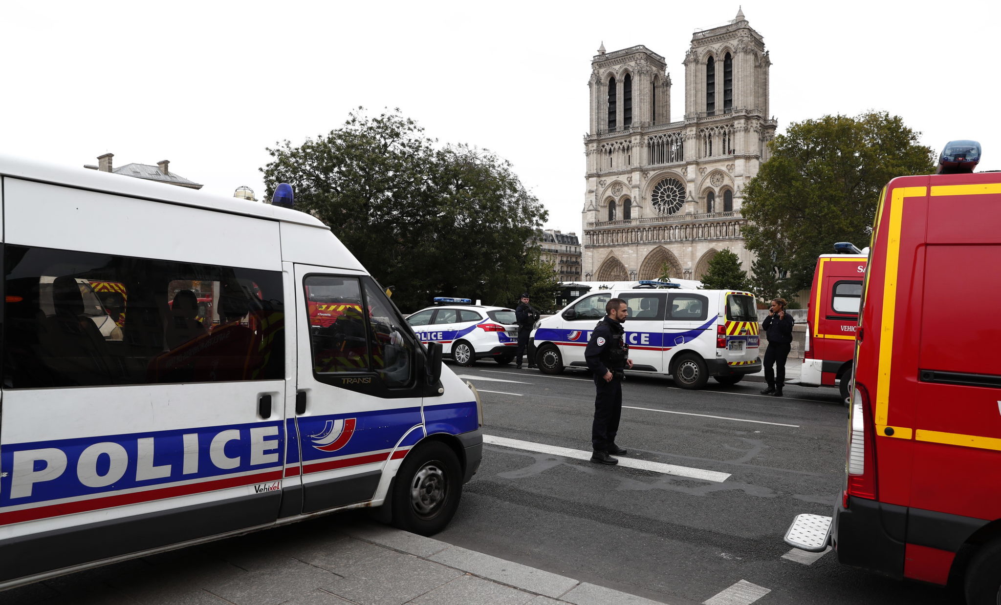 Fire politifolk drept i knivangrep i politiets hovedkvarter i Paris&nbsp;<span>(+)</span>