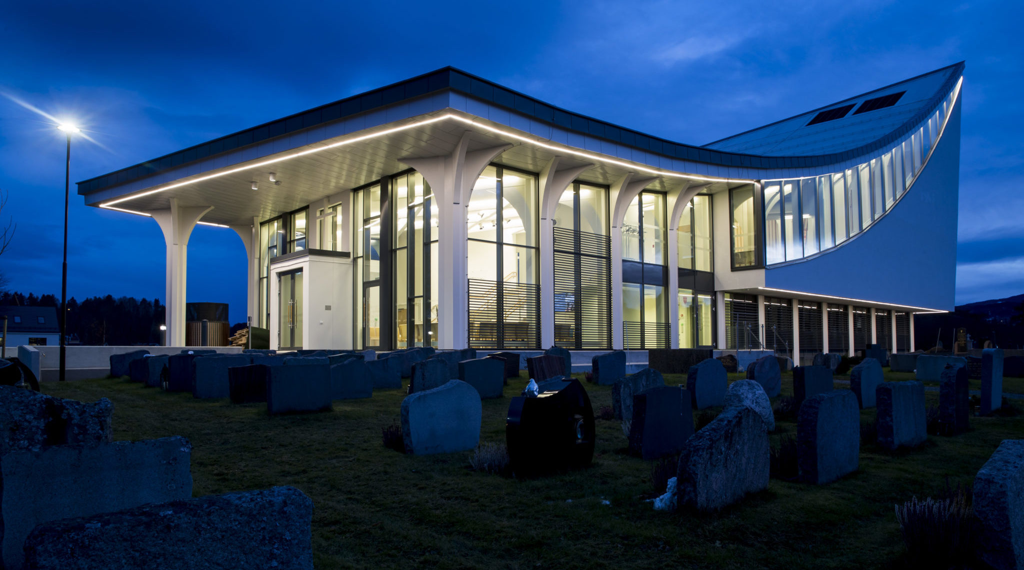 Politiet henlegger saken etter at far og sønn hevdet seg angrepet av rasister. Familien har fått avslag på opphold&nbsp;<span>(+)</span>