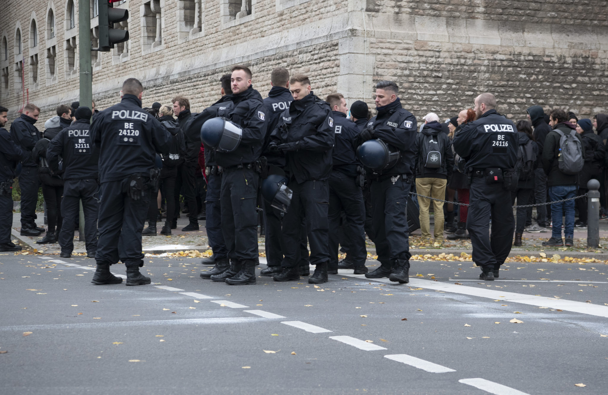 Sjukehusa i Berlin tilset væpna vaktstyrkar&nbsp;<span>(+)</span>