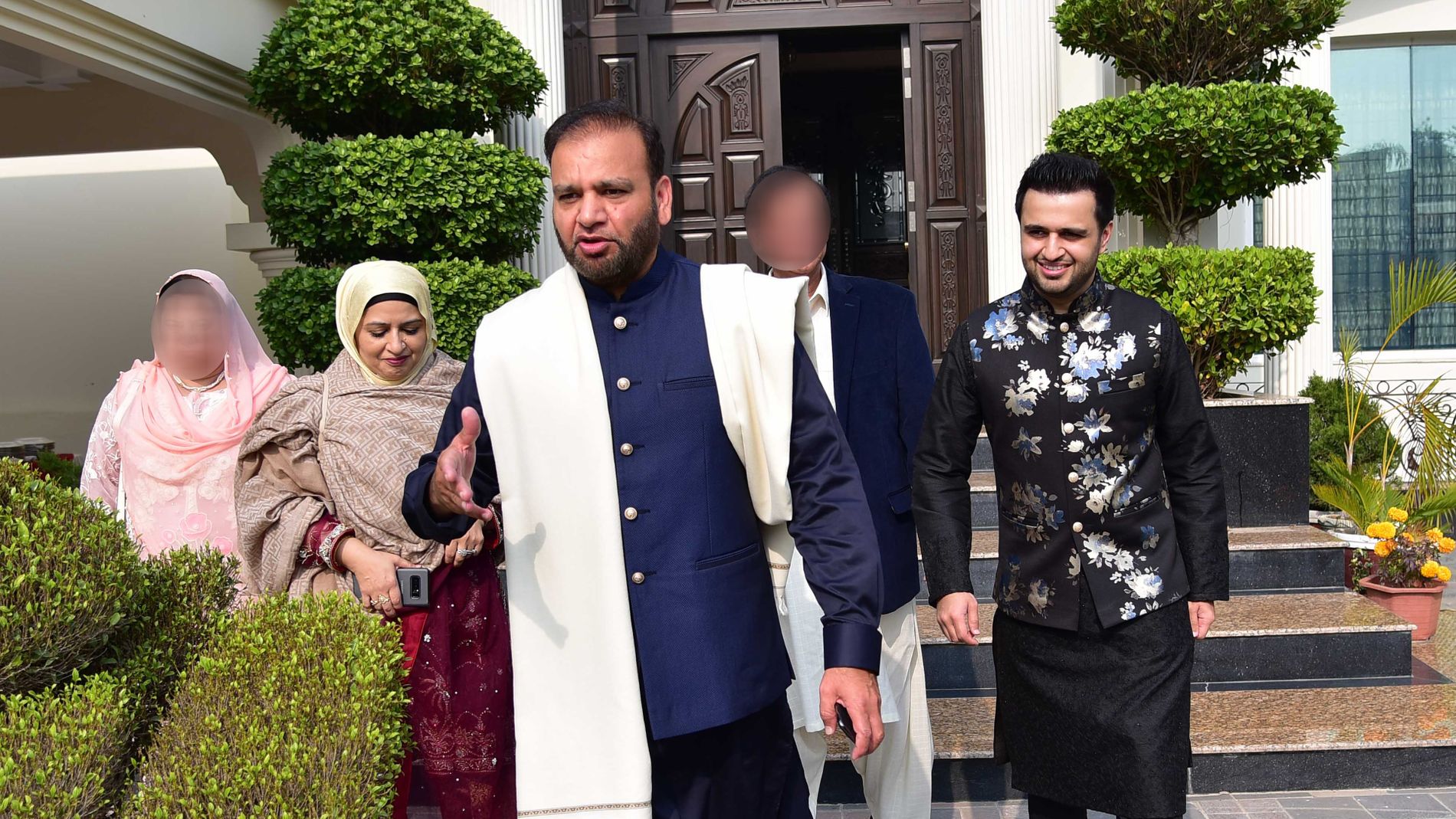 Gullhandler Saleem Ahmad skylder Norge millioner: Lever i sus og dus i Pakistan&nbsp;<span>(+)</span>