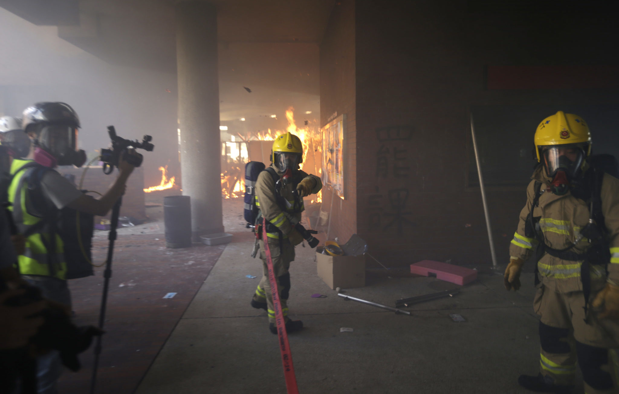Kaotisk i Hongkong, mann påtent av demonstranter&nbsp;<span>(+)</span>