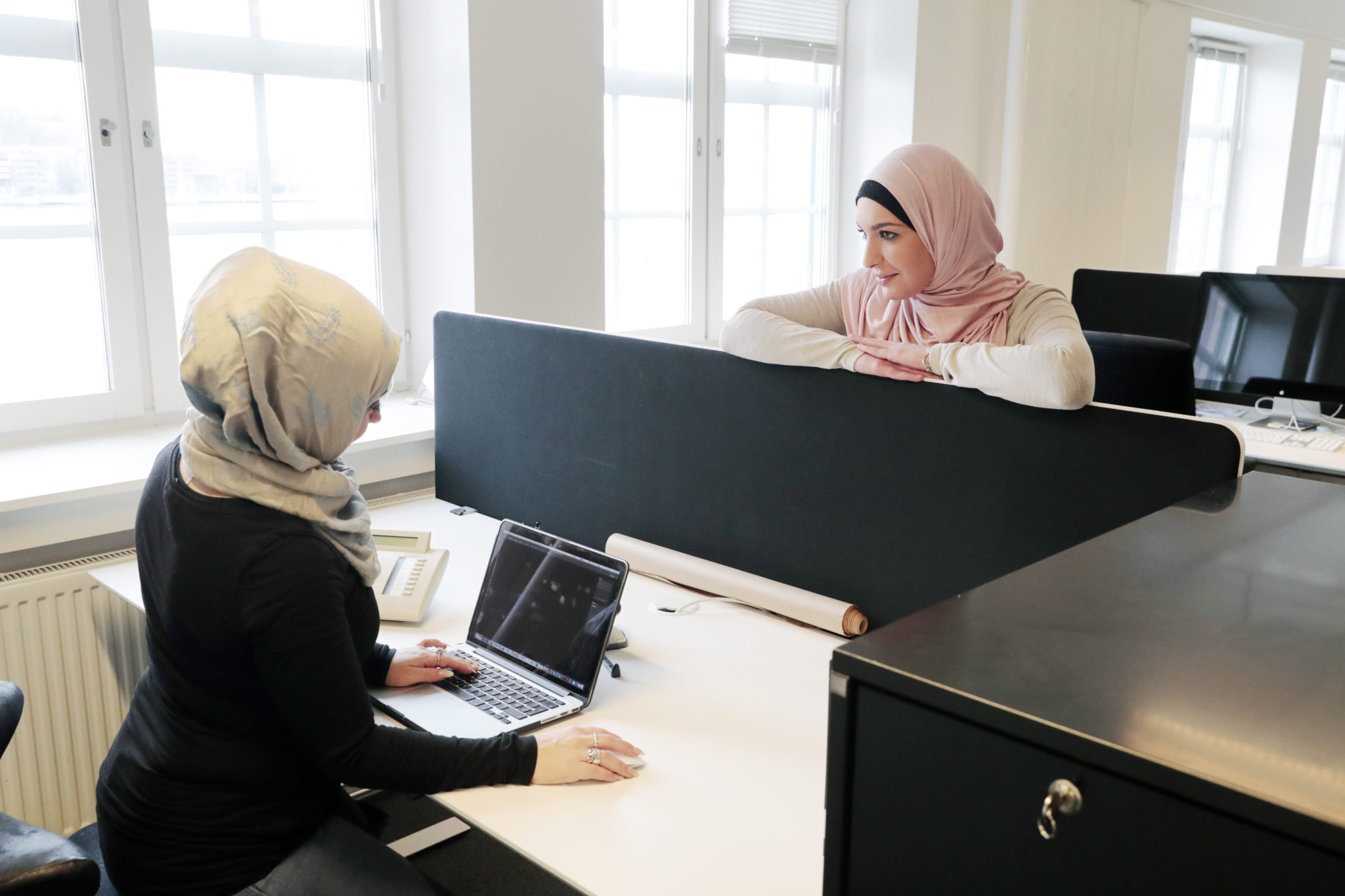 Arbeidsgivere er positive til å ansette innvandrerkvinner – få søker&nbsp;<span>(+)</span>