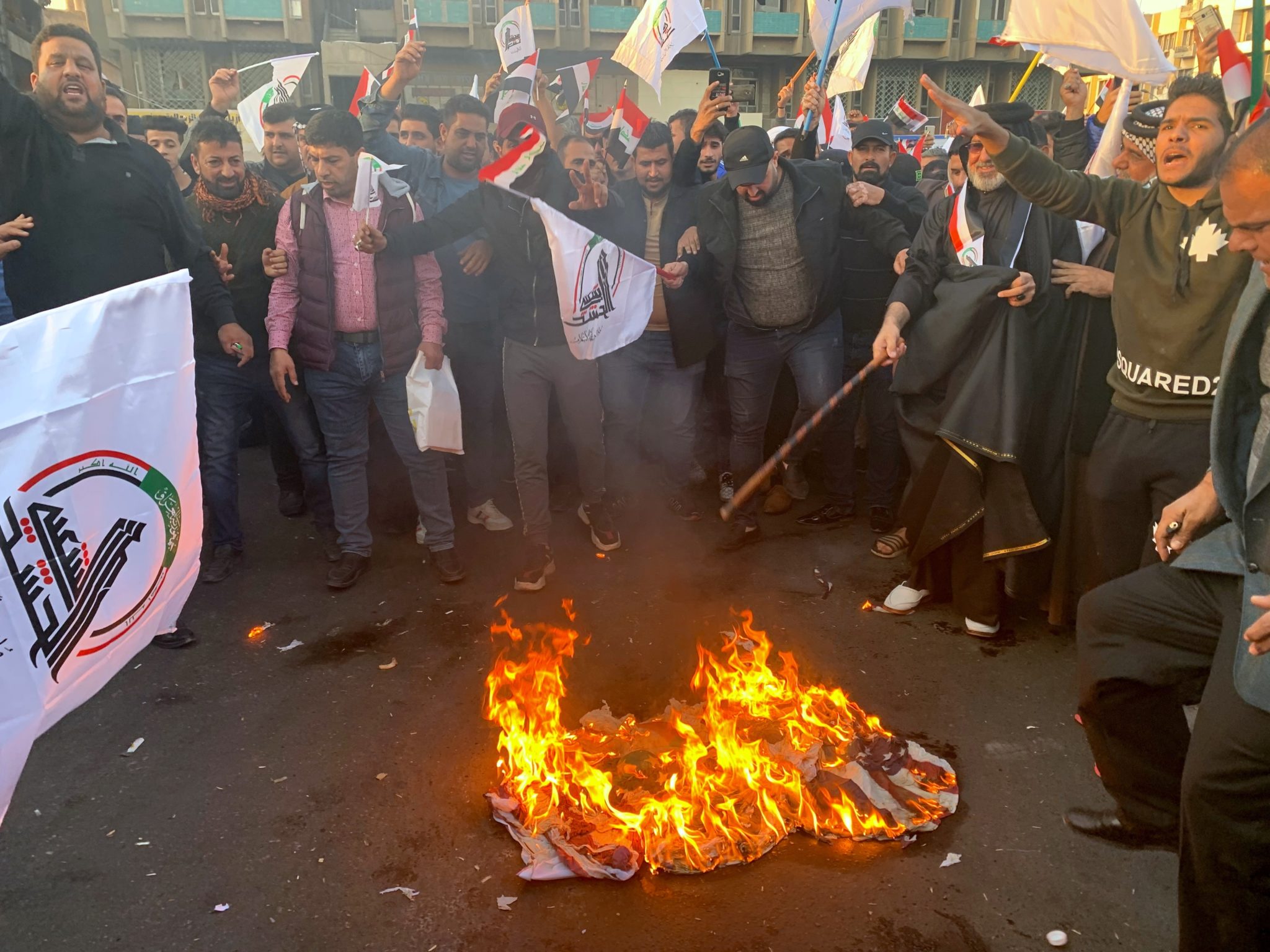 Irakere stormer USAs ambassade i Bagdad&nbsp;<span>(+)</span>