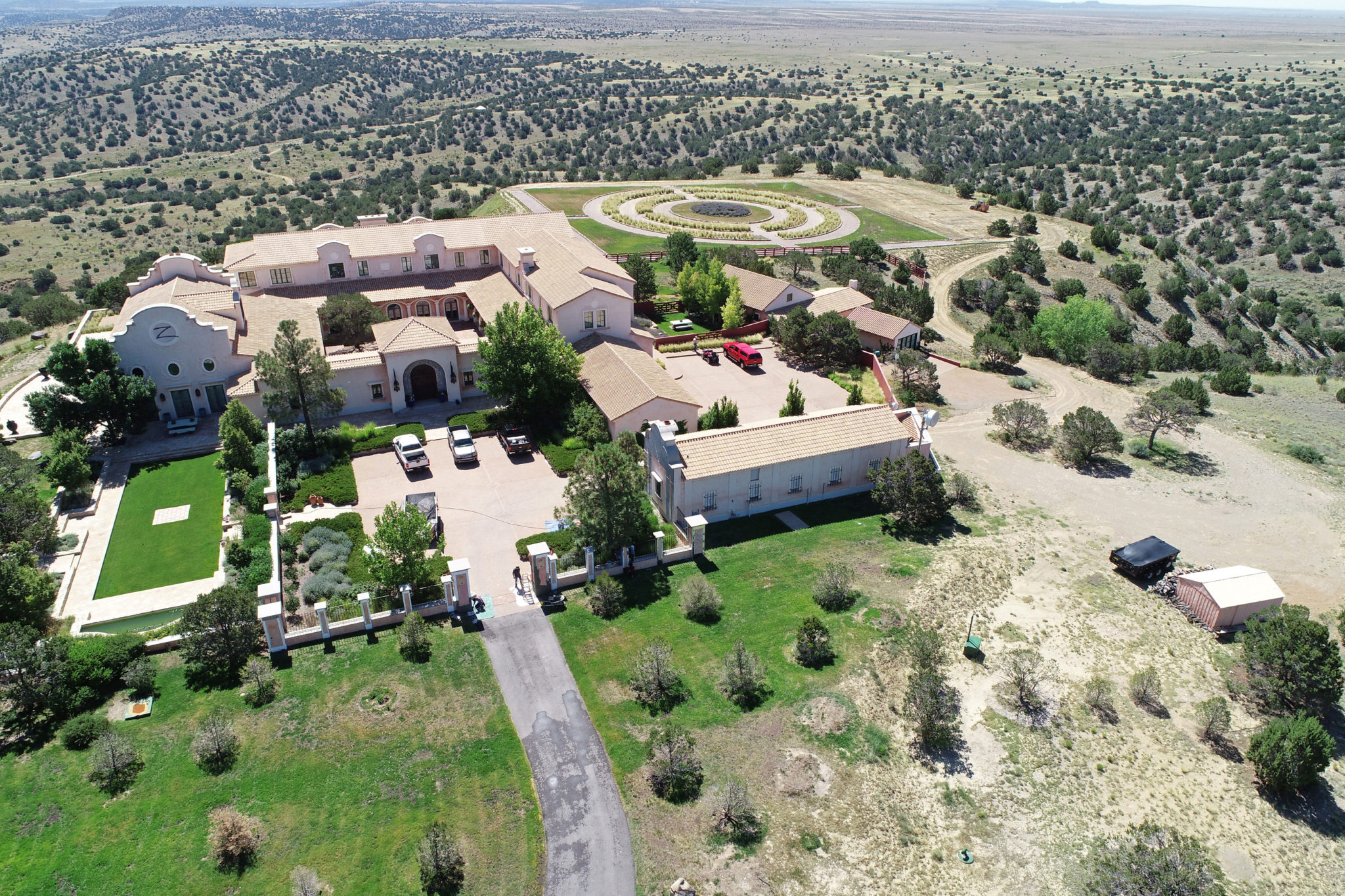 Clintons var hyppig gjest på Epsteins ranch i Texas, hevder stab&nbsp;<span>(+)</span>