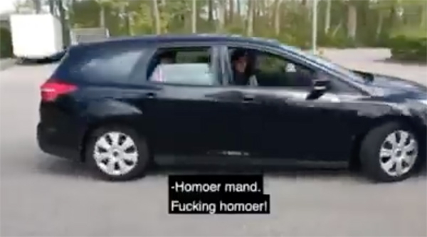 “Homoer mand, fucking homoer.”, ”Fucking homoer, små ludere mand.”,&nbsp;<span>(+)</span>