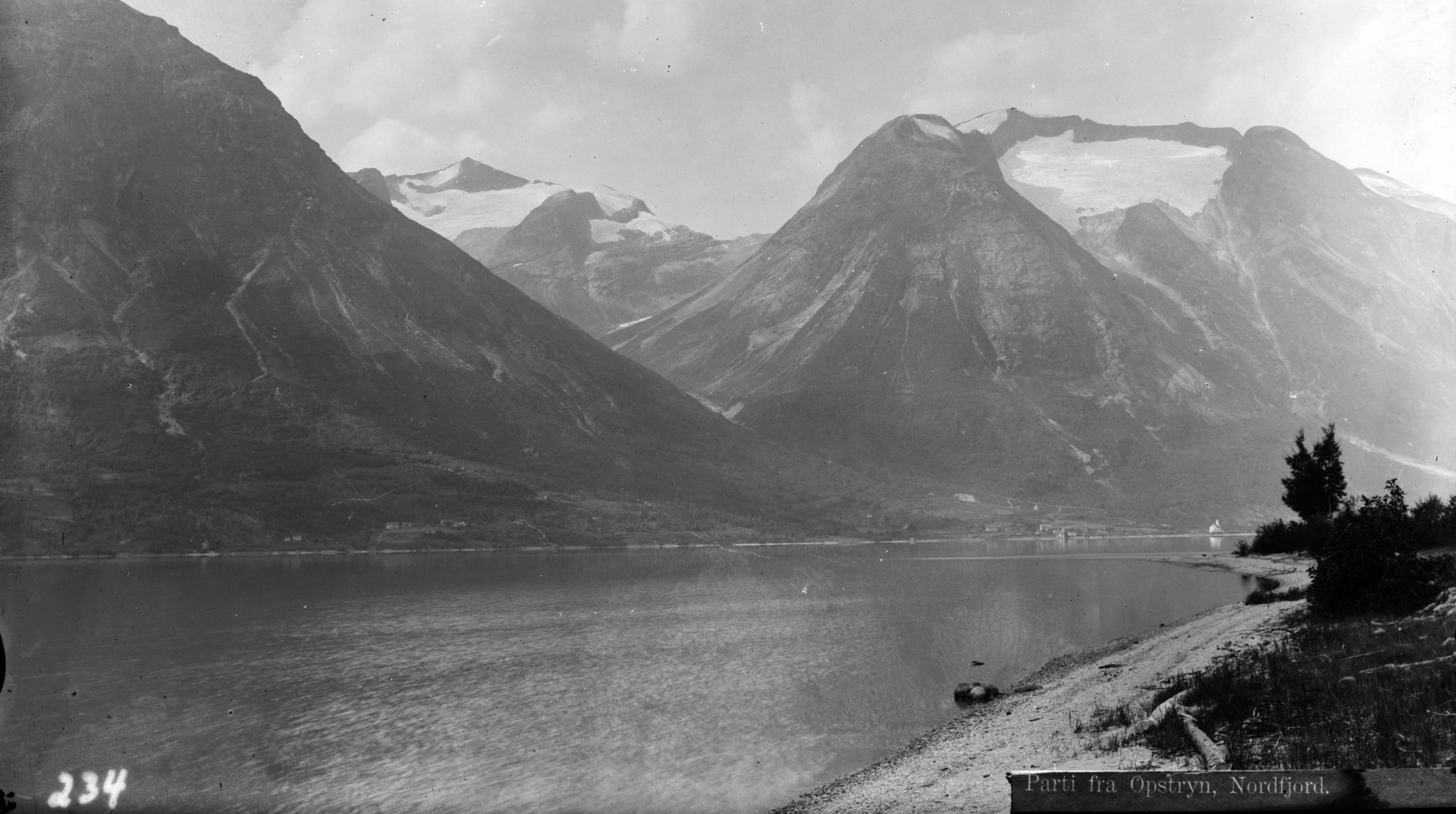 Parti fra Strynsvatnet (1910?)&nbsp;<span>(+)</span>