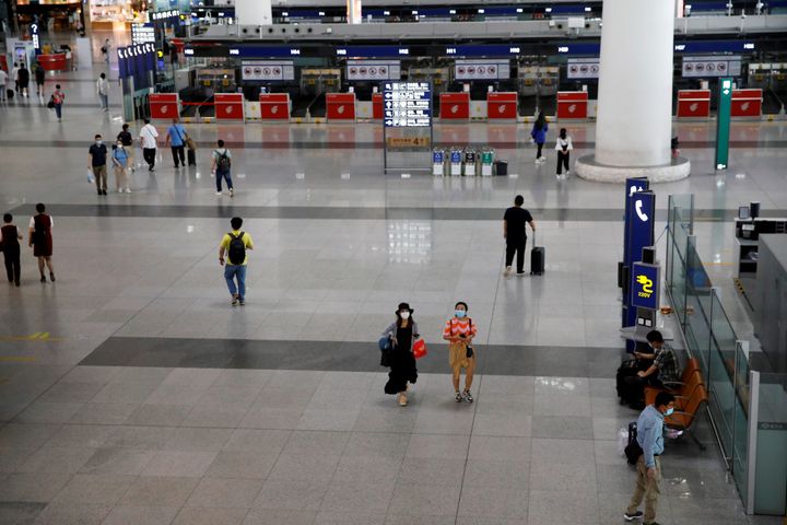 Nytt koronautbrudd: Store deler av flytrafikken til og fra Beijing innstilles&nbsp;<span>(+)</span>