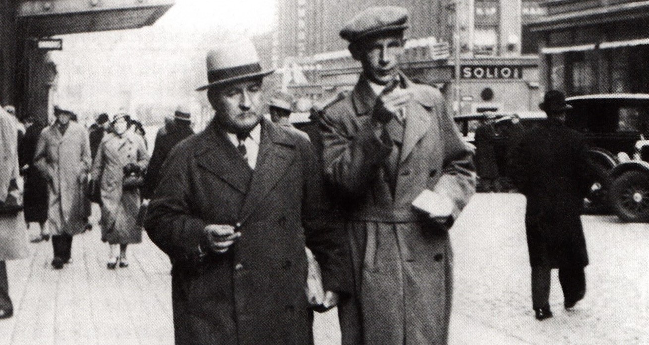 Elmer Diktonius och Nils Ferlin på Centralgatan i Helsingfors 1936&nbsp;<span>(+)</span>