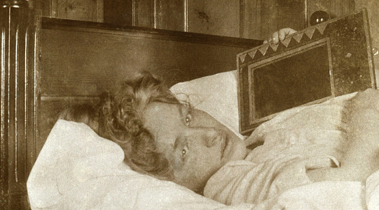 Edith Södergran ved  Waldsanatorium i Arosa, Sveits (c. 1920?)&nbsp;<span>(+)</span>
