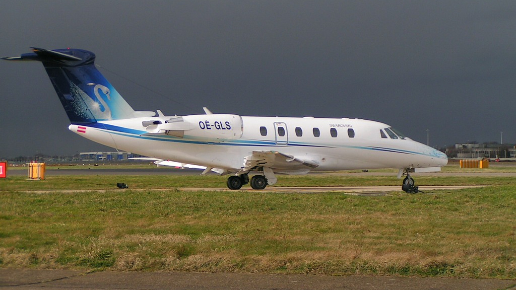 Irakiske asylsøkere landet i Paris med privatfly fra Istanbul&nbsp;<span>(+)</span>