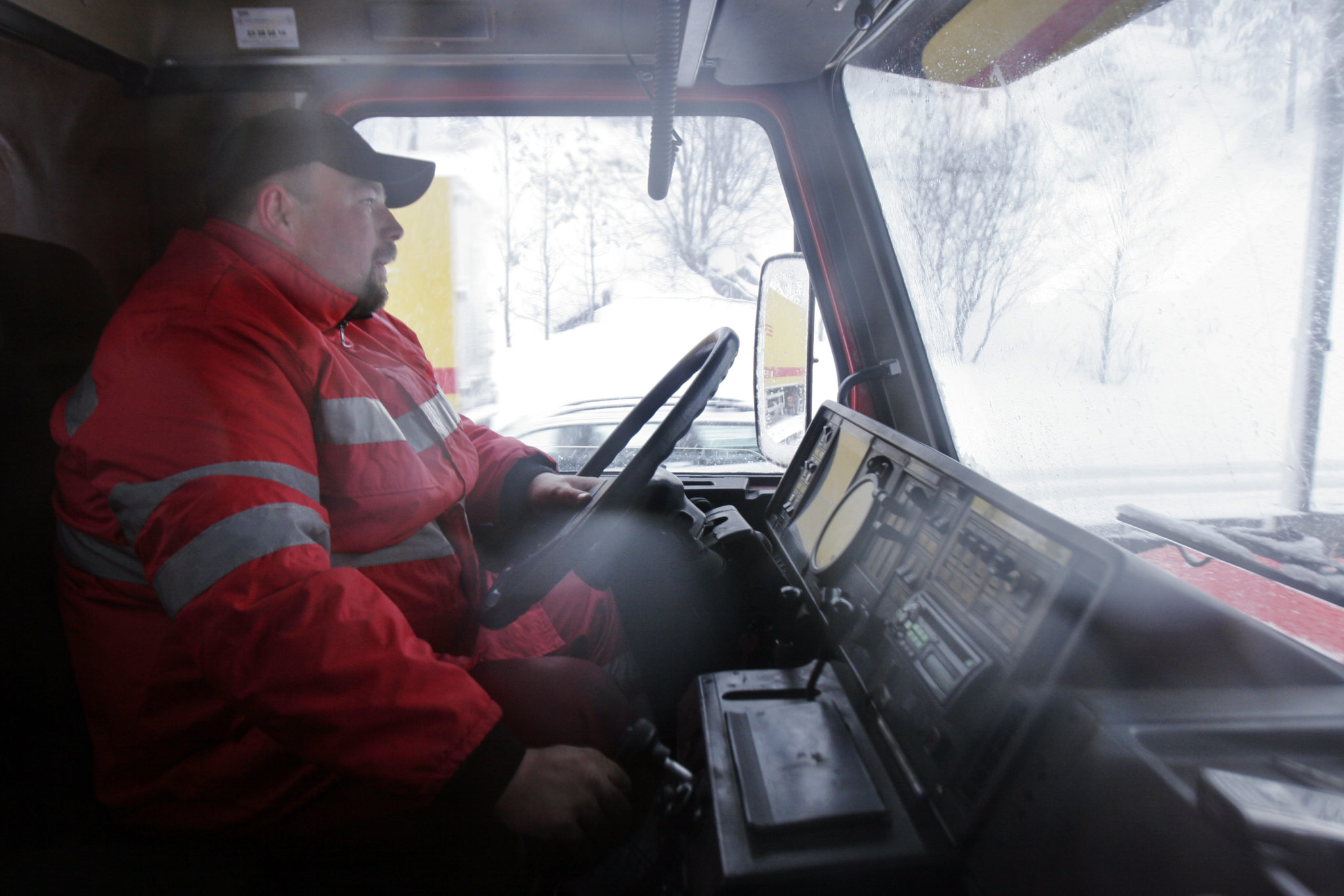 Mer elbil-trøbbel: Bilbergere jobber for harde livet med å gi starthjelp i kulda&nbsp;<span>(+)</span>