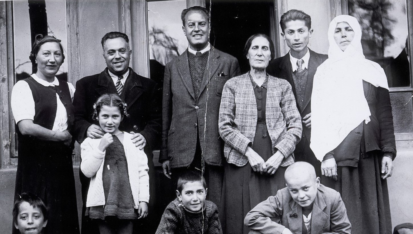 Jøder og deres albanske hjelpere i Tirana (1943)&nbsp;<span>(+)</span>