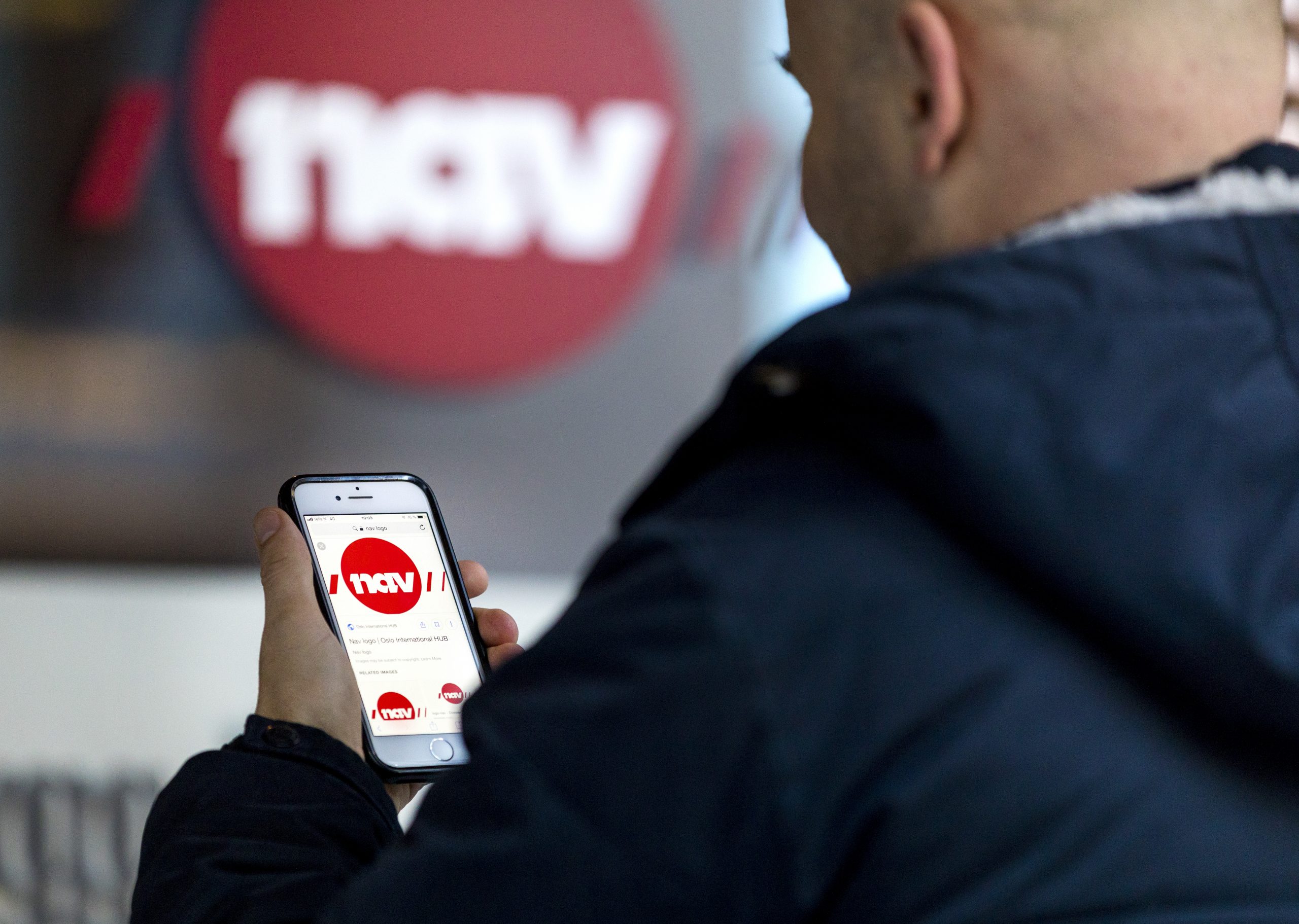 – Har du ikke telefon eller bank-ID, så står du der&nbsp;<span>(+)</span>