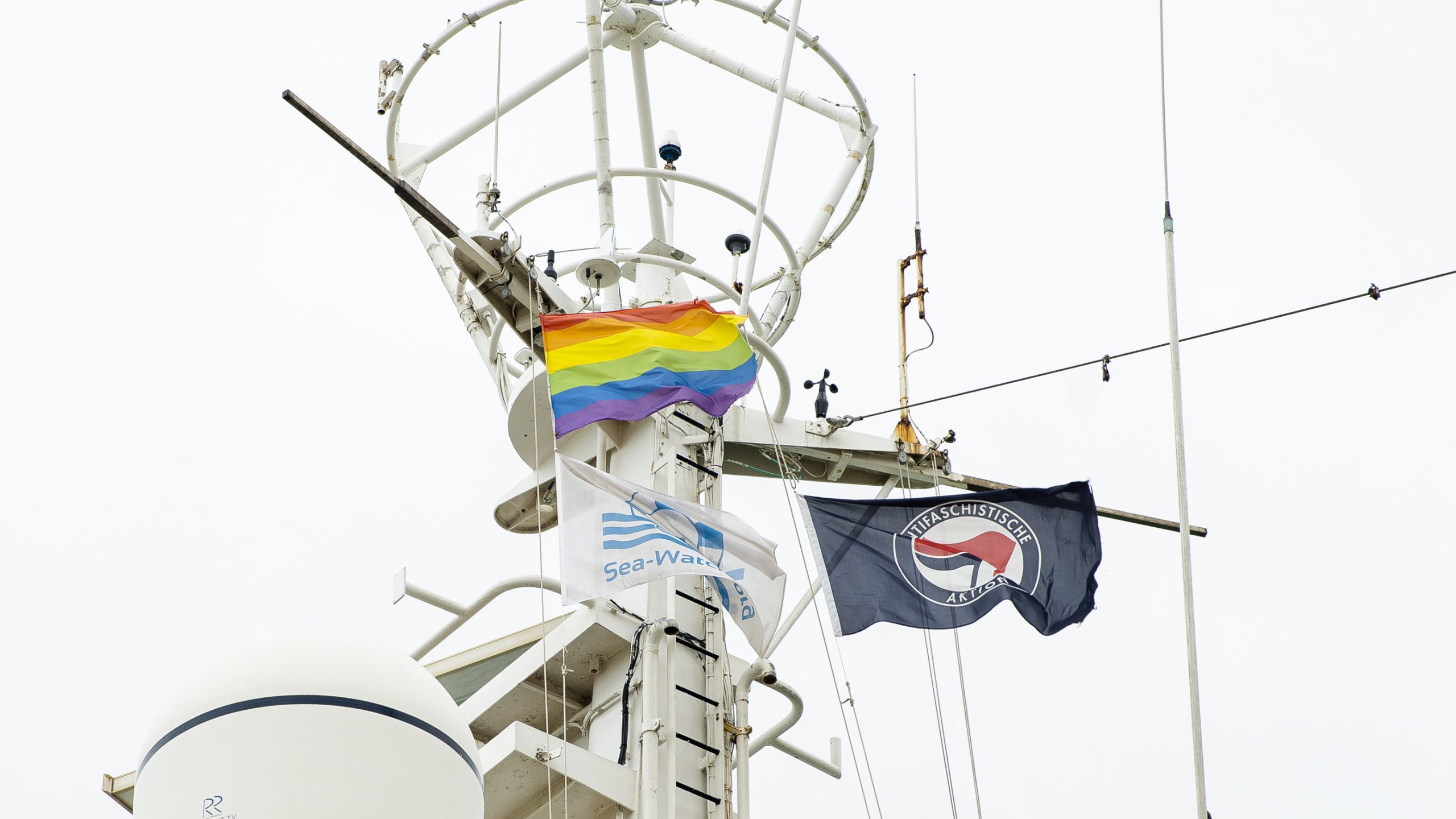 Migrantskip i Middelhavet seiler under Antifa-flagg&nbsp;<span>(+)</span>