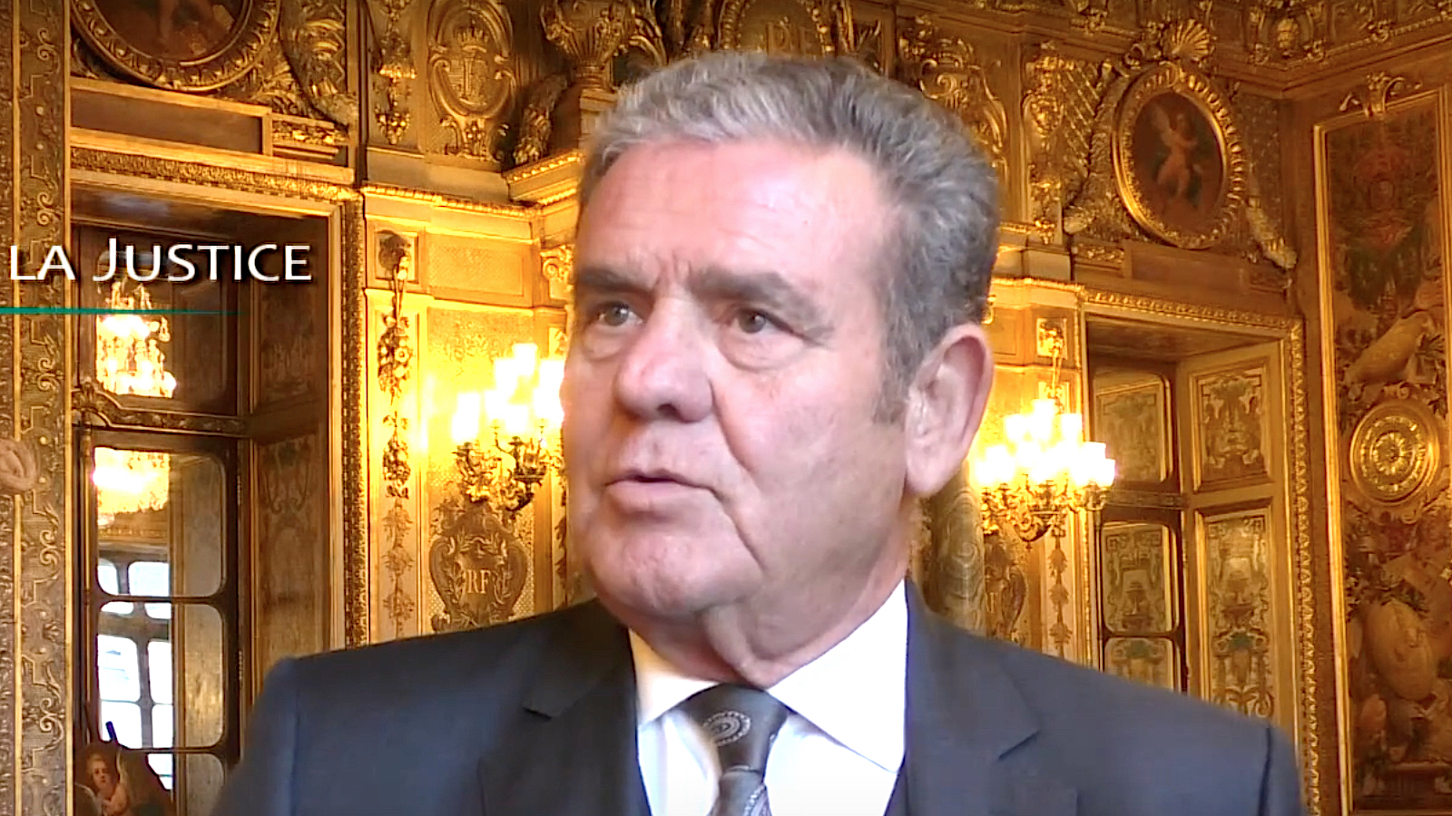 – Frankrike er på nippet til å revne&nbsp;<span>(+)</span>