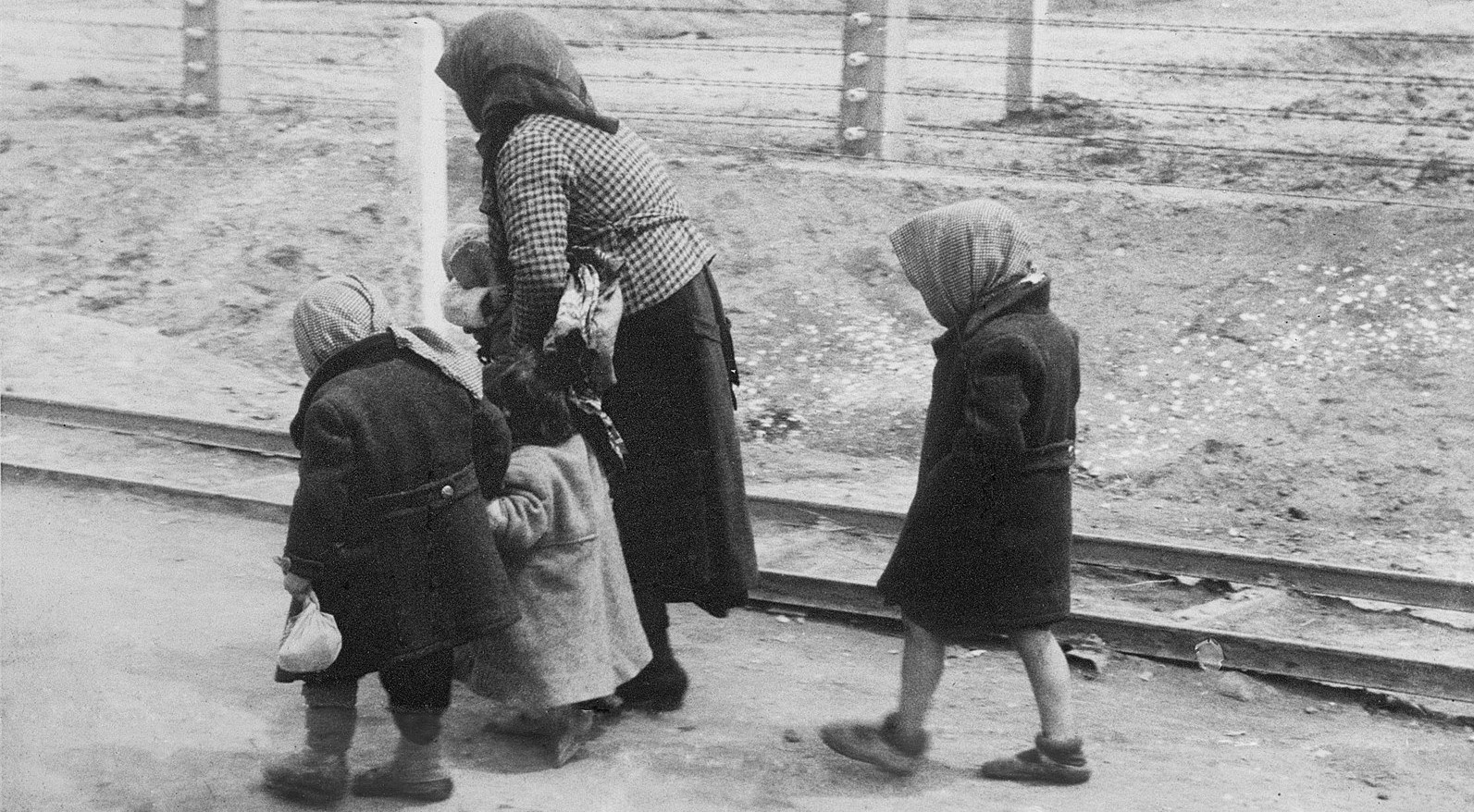 Underveis til en grav i skyene (1944)&nbsp;<span>(+)</span>