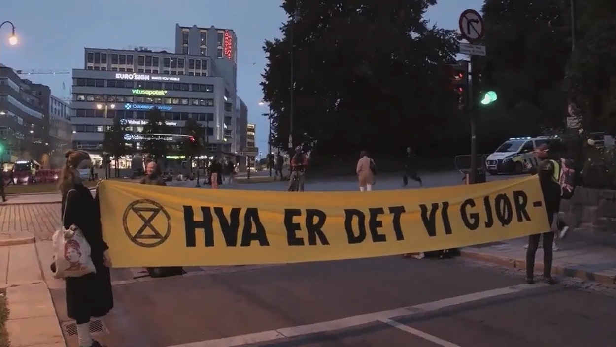 Klima-ekstremistenes aksjon i Skien: Politiet vil etter&shy;forske Extinction Rebellion&nbsp;<span>(+)</span>