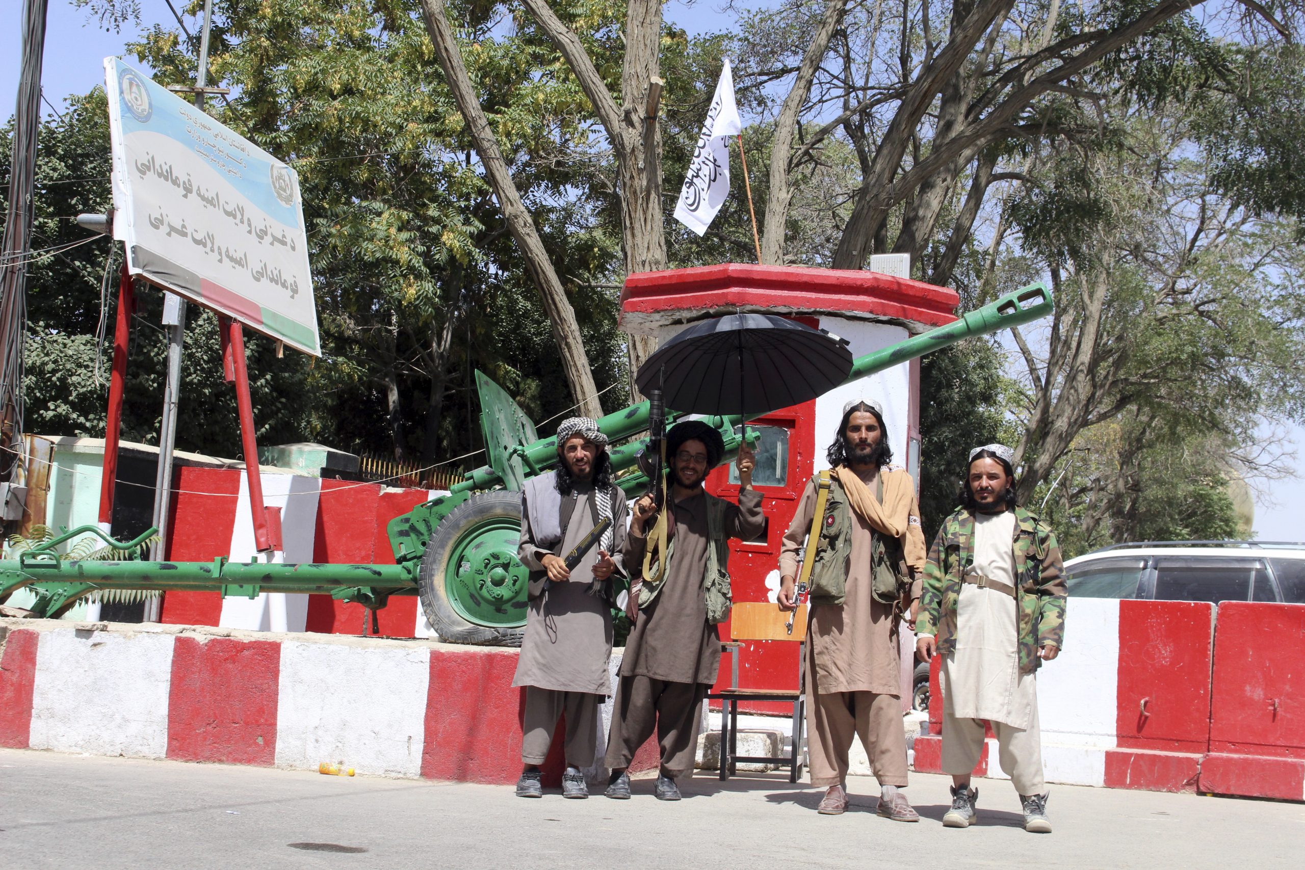 Afghanistan i ferd med å overtas av islamistene: Taliban nærmer seg Kabul&nbsp;<span>(+)</span>