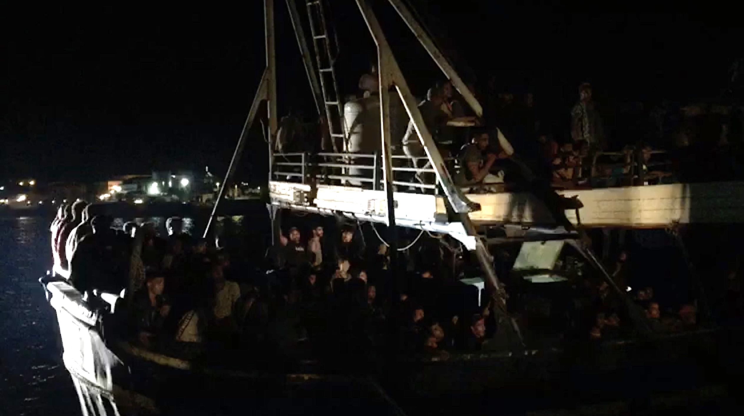 Mer enn 800 migranter til Lampedusa på få timer&nbsp;<span>(+)</span>