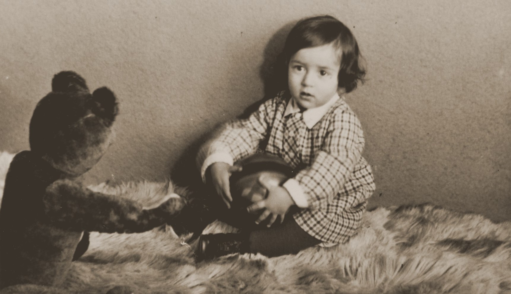 Suse Grünbaum, desember 1932&nbsp;<span>(+)</span>