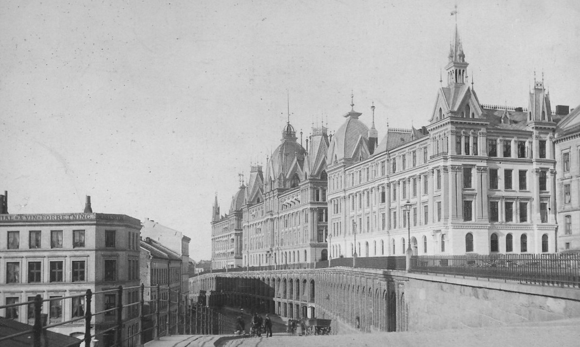 Victoria Terrasse i Kristiania (ikke tidligere enn 1890)&nbsp;<span>(+)</span>