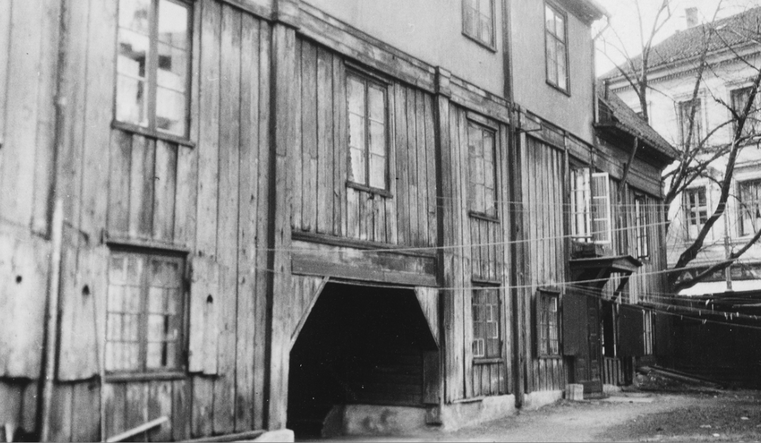 Baksiden av Peckelgården (1931)&nbsp;<span>(+)</span>