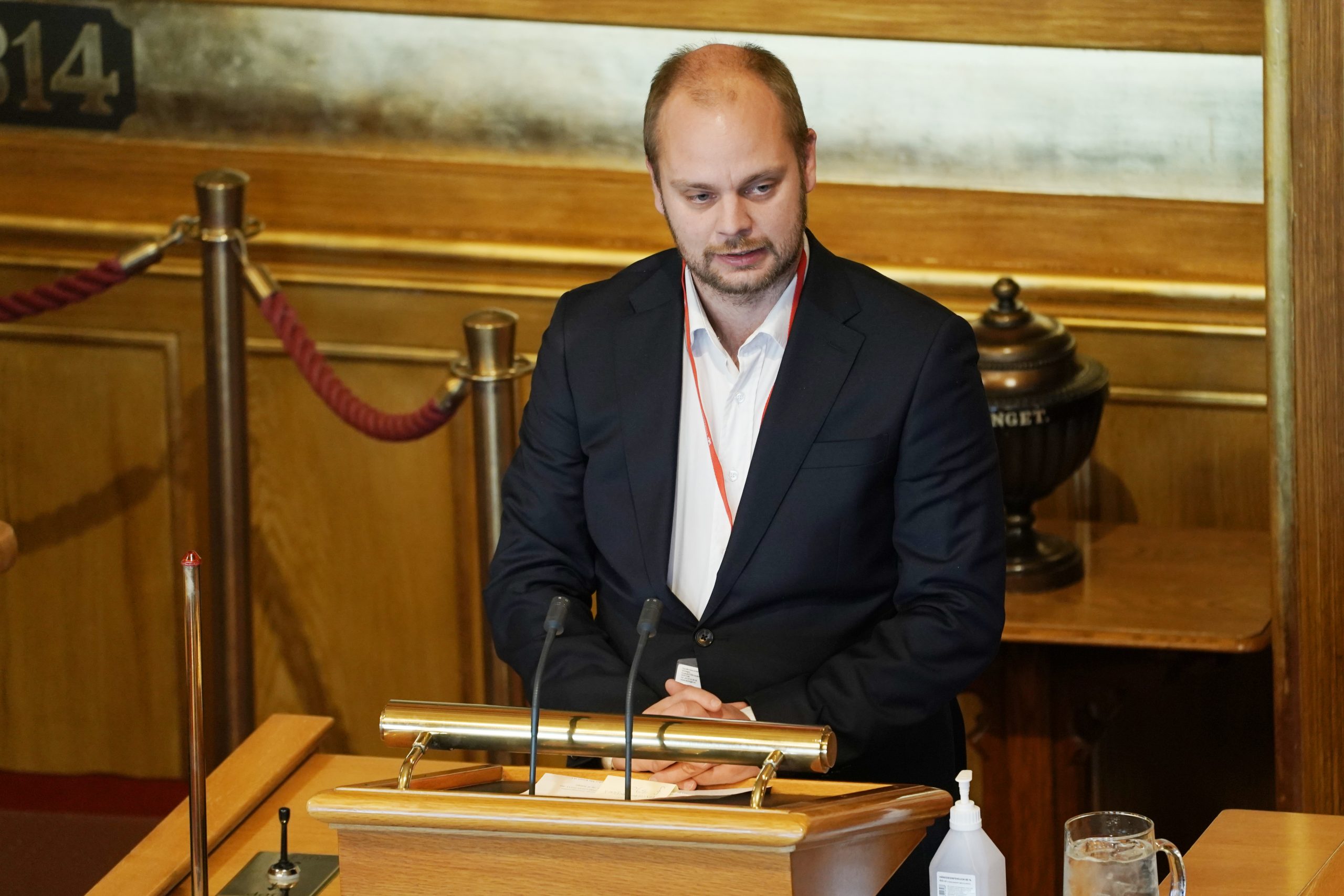 Vil ikke la Tajik slippe så lett: Stortingskolleger krever svar&nbsp;<span>(+)</span>
